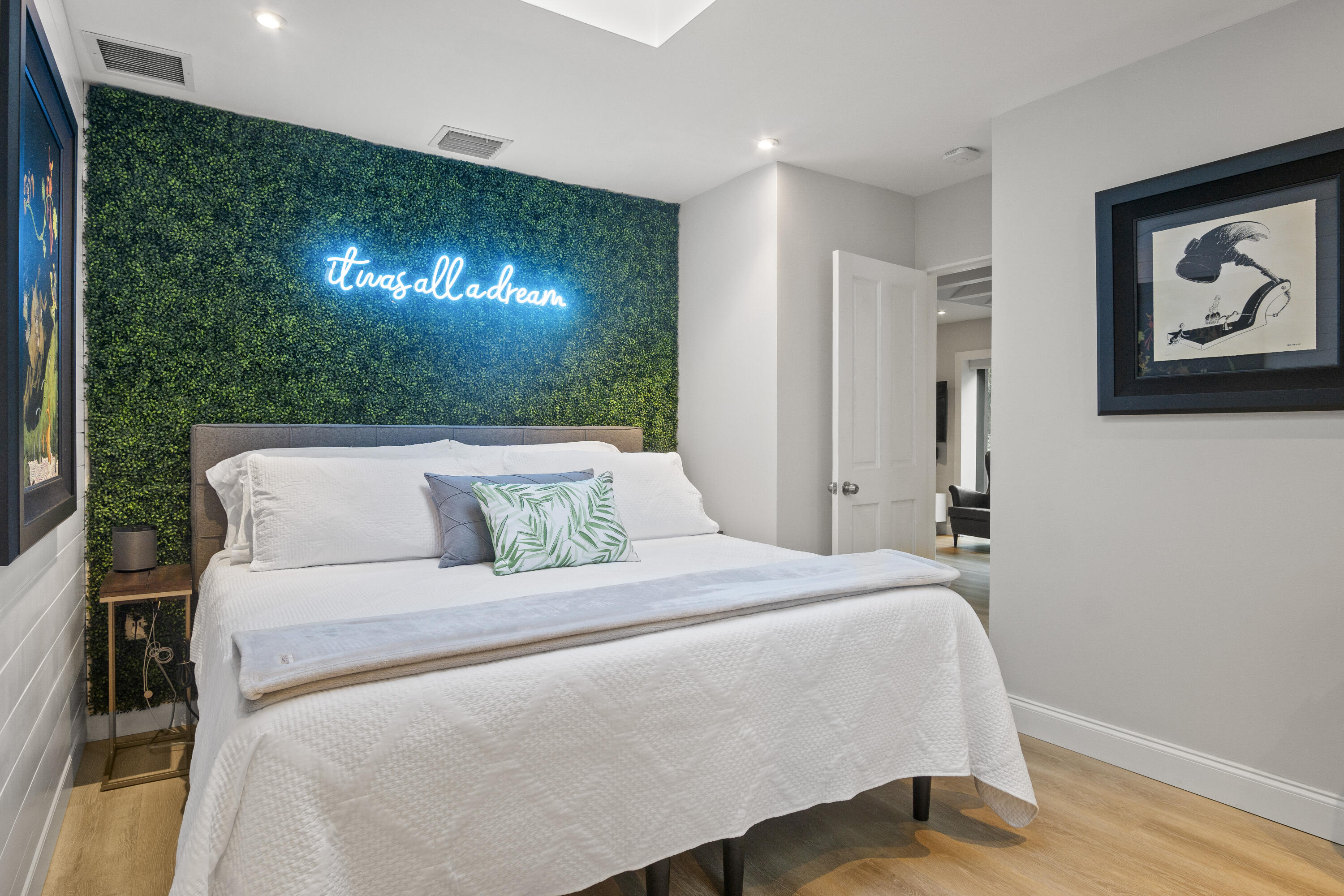 Key West, Florida 33040, United States, 2 Bedrooms Bedrooms, ,2 BathroomsBathrooms,Residential,Active,7201