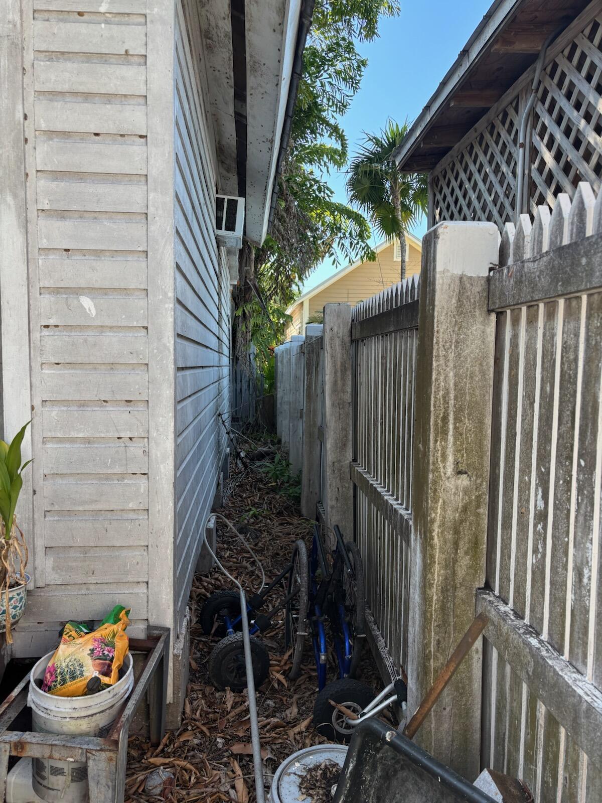 Key West, Florida 33040, United States, 4 Bedrooms Bedrooms, ,2 BathroomsBathrooms,Residential,Active,160789