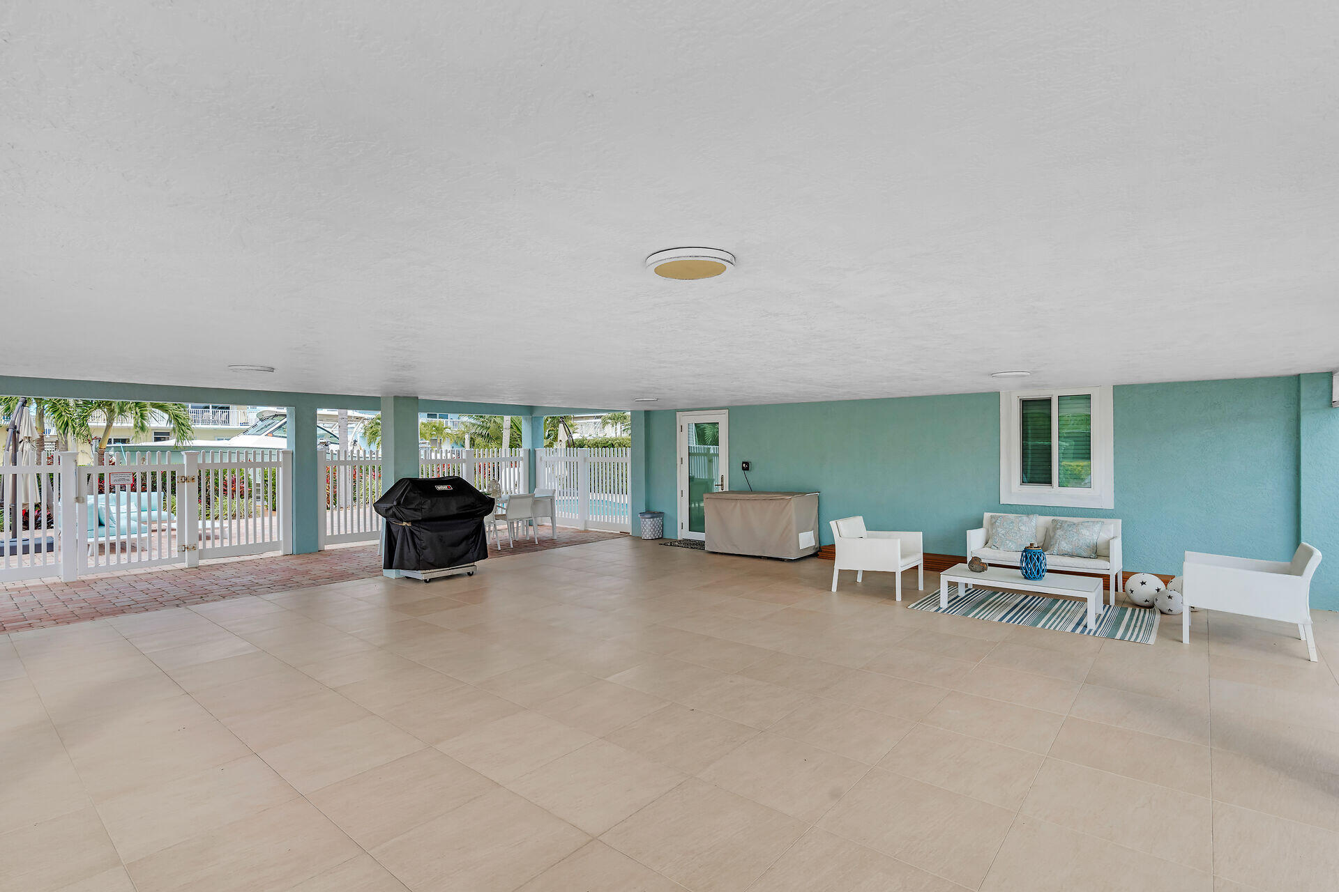 Marathon, Florida 33050, United States, 2 Bedrooms Bedrooms, ,2 BathroomsBathrooms,Residential,Active,205546