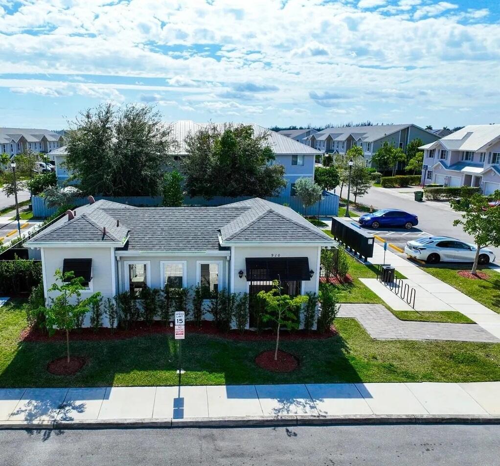1720 SE 9th Avenue