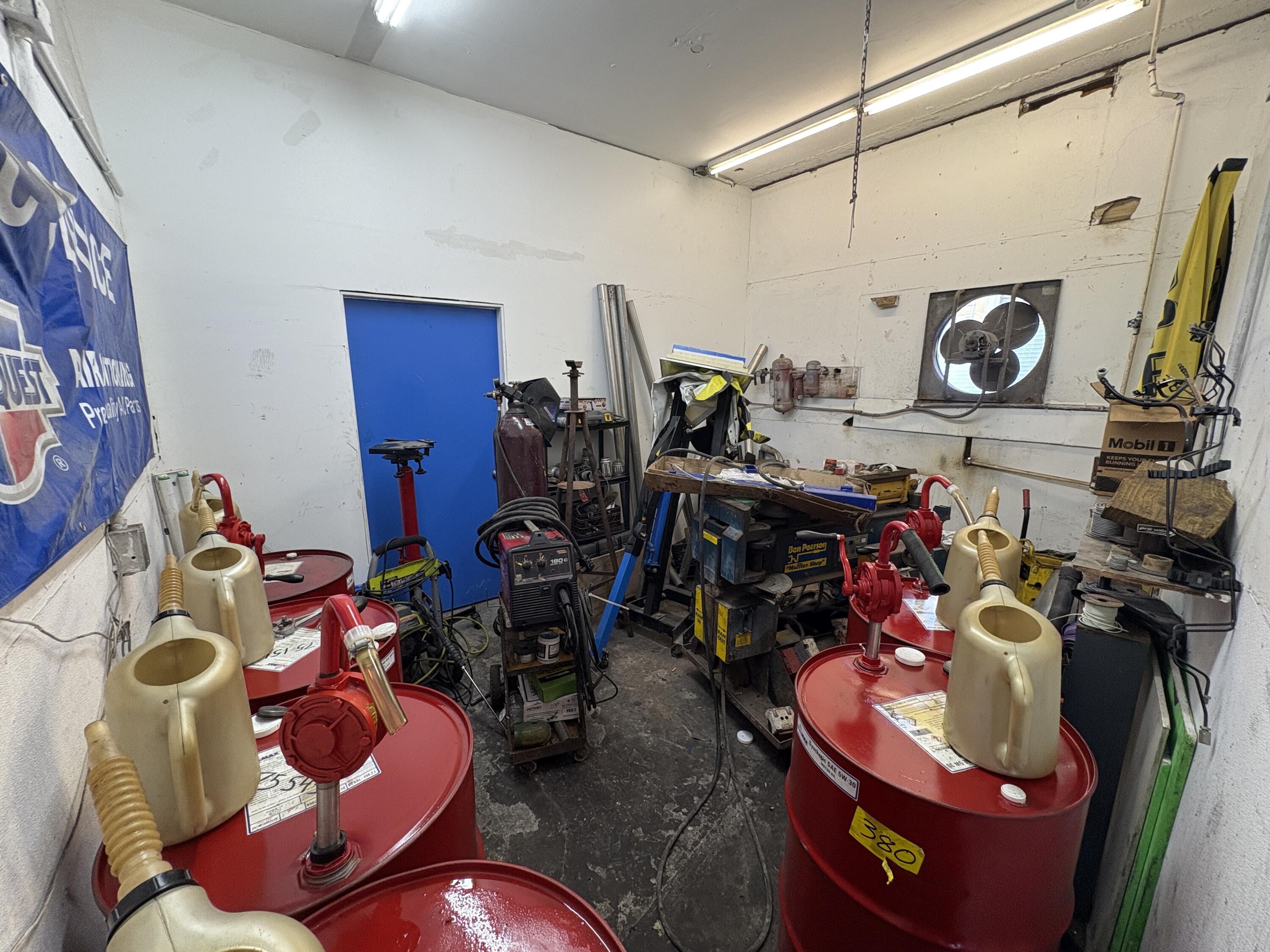 Marathon, Florida 33050, United States, 1 Bedroom Bedrooms, ,2 BathroomsBathrooms,Commercial,Active,223494