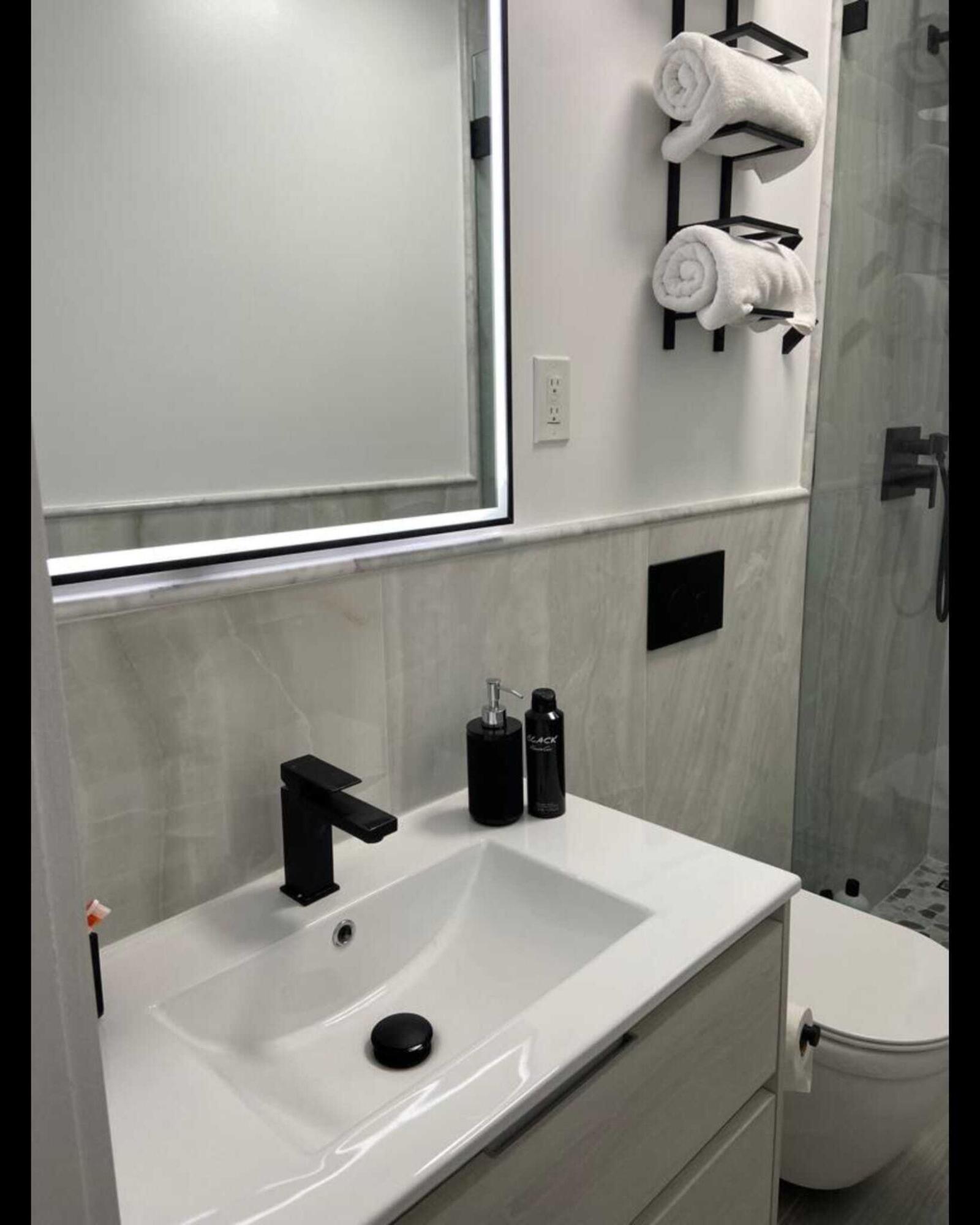 Key West, Florida 33040, United States, 2 Bedrooms Bedrooms, ,2 BathroomsBathrooms,Residential,Active,163884