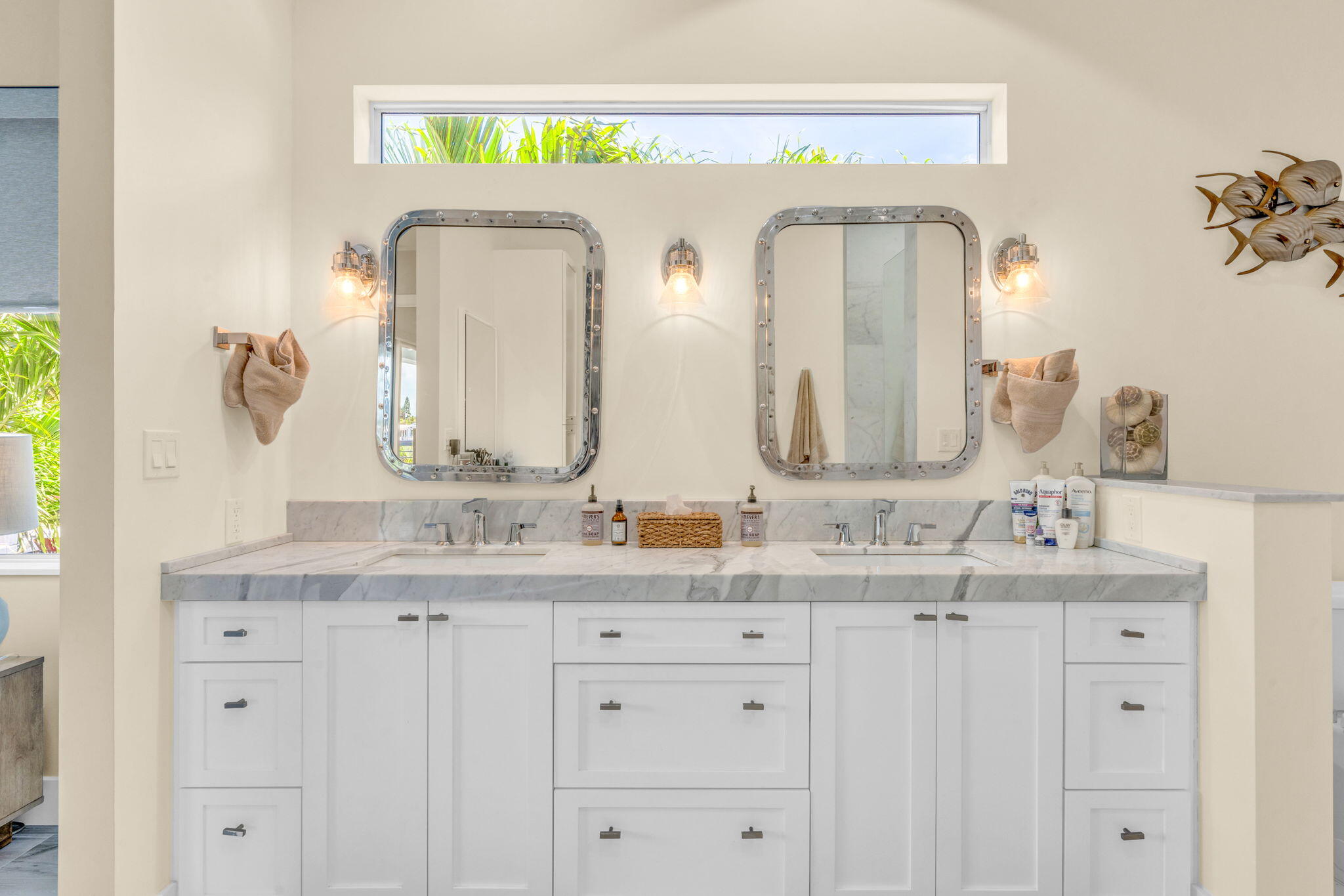 Islamorada, Florida 33036, United States, 4 Bedrooms Bedrooms, ,4 BathroomsBathrooms,Residential,Active,84111