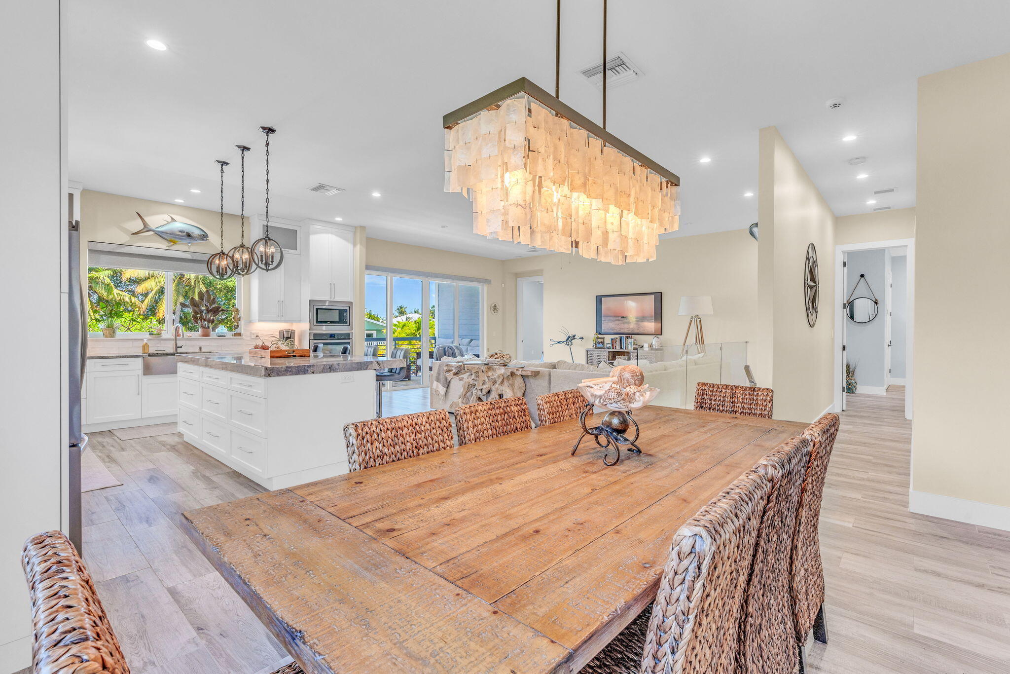 Islamorada, Florida 33036, United States, 4 Bedrooms Bedrooms, ,4 BathroomsBathrooms,Residential,Active,84111