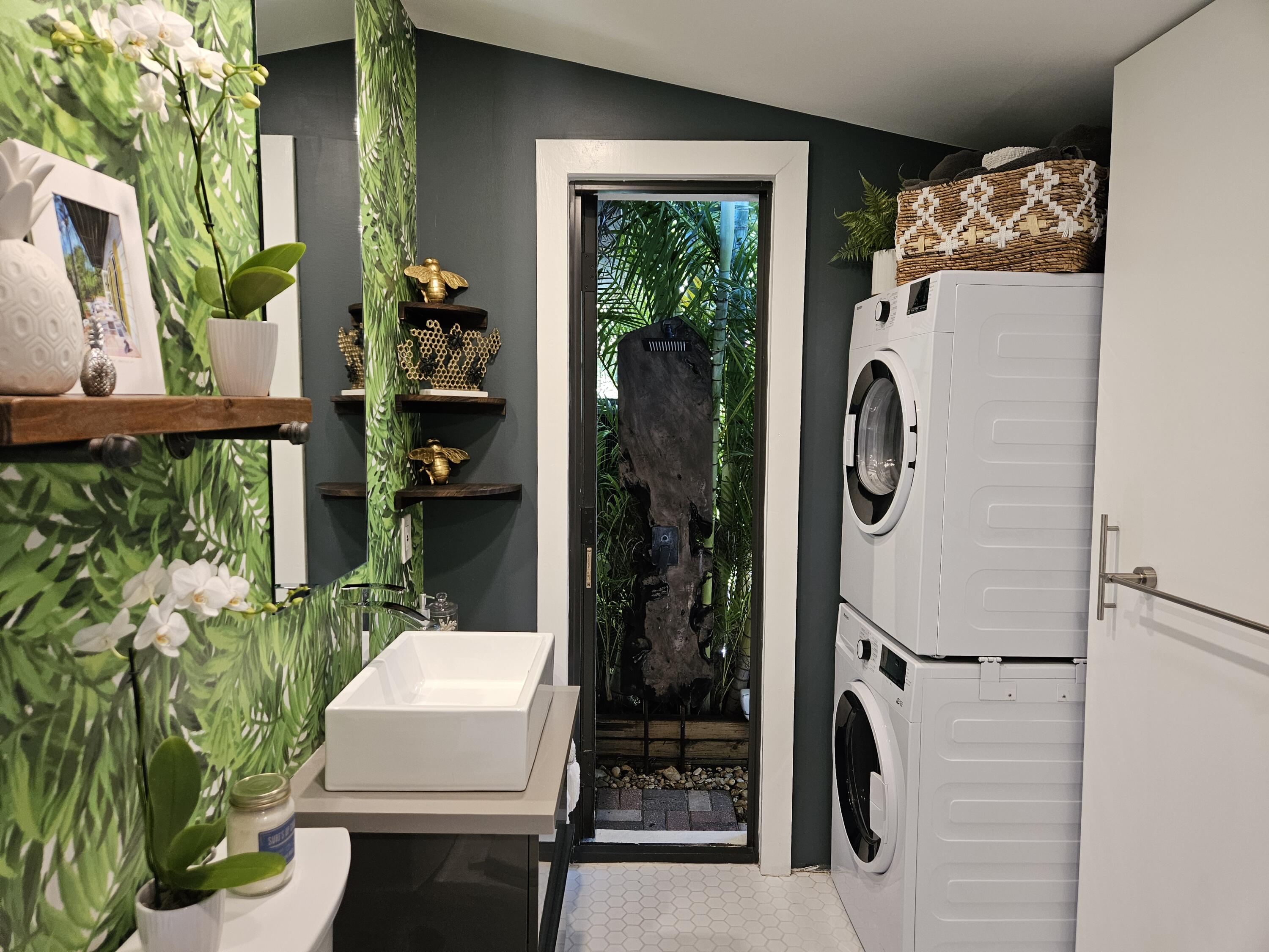 Key West, Florida 33040, United States, 2 Bedrooms Bedrooms, ,2 BathroomsBathrooms,Residential,Active,227586