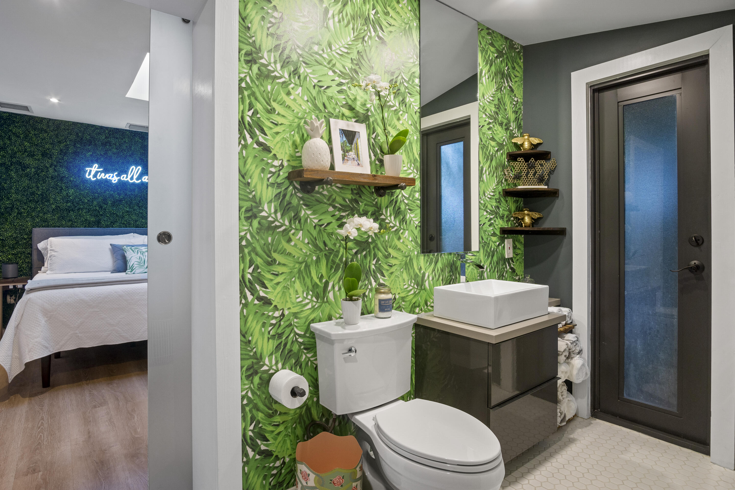 Key West, Florida 33040, United States, 2 Bedrooms Bedrooms, ,2 BathroomsBathrooms,Residential,Active,227586