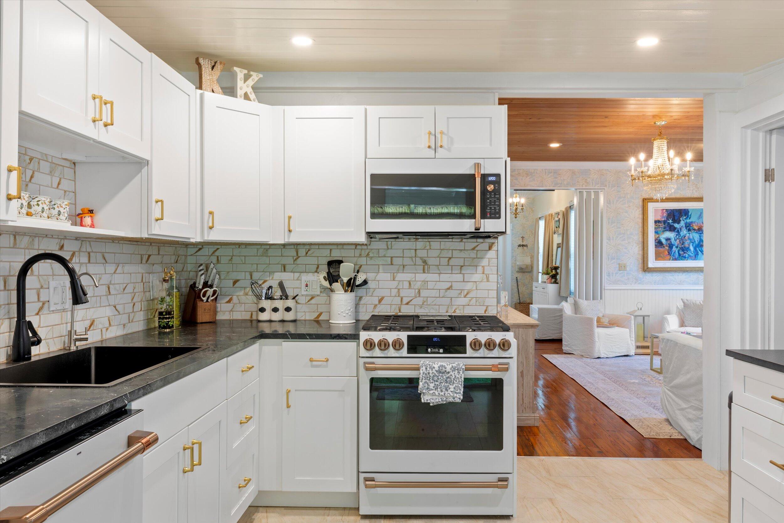 Key West, Florida 33040, United States, 3 Bedrooms Bedrooms, ,3 BathroomsBathrooms,Residential,Active,126865