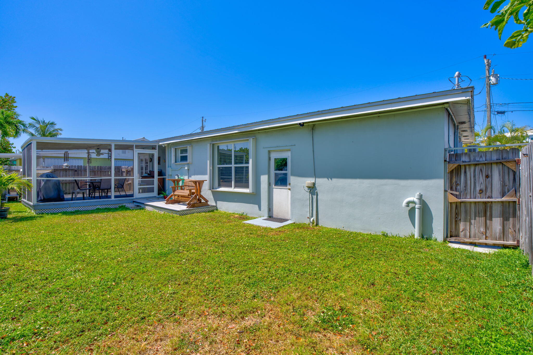 Marathon, Florida 33050, United States, 2 Bedrooms Bedrooms, ,2 BathroomsBathrooms,Residential,Pending,102685