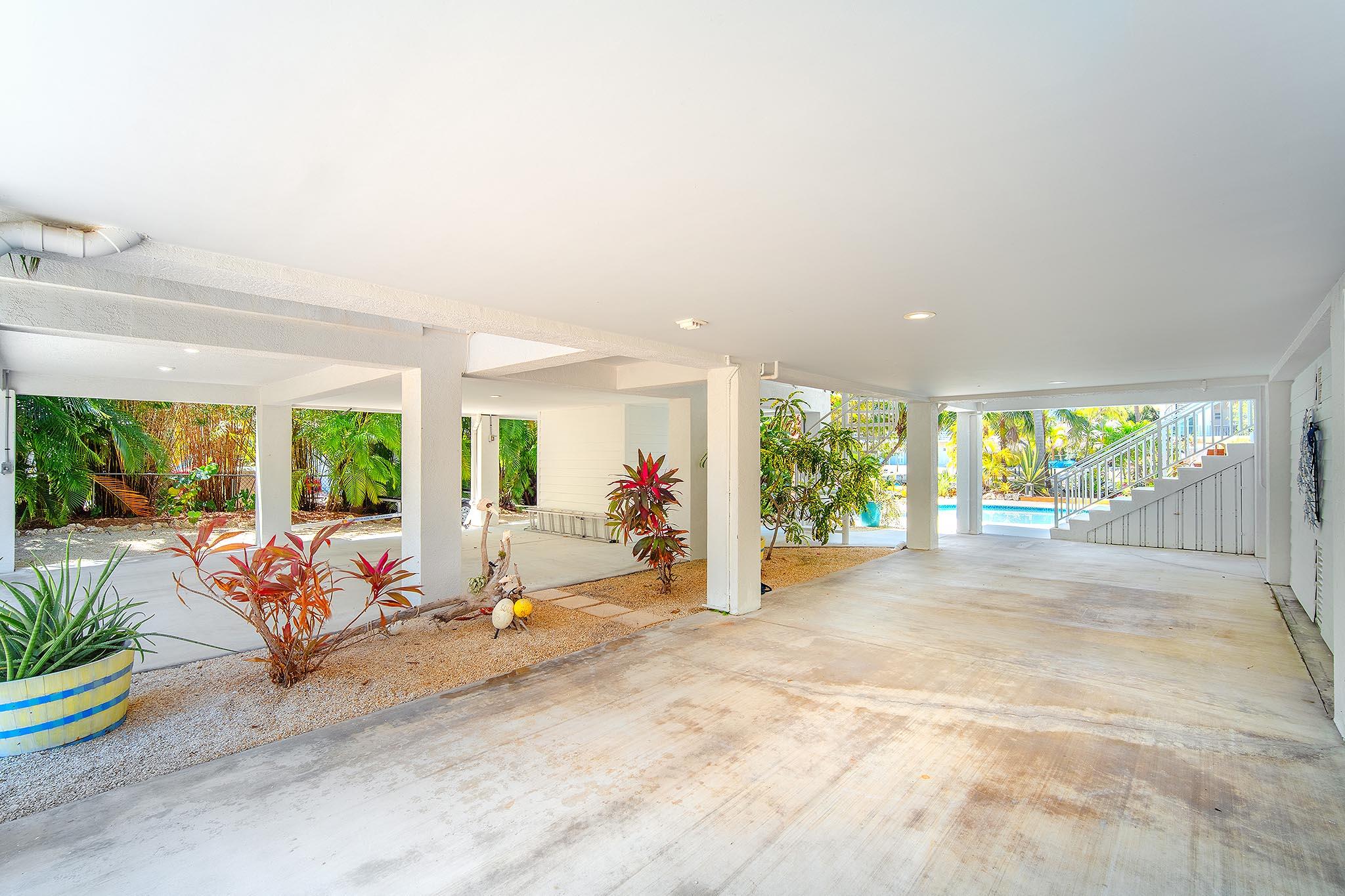 Sugarloaf, Florida 33042, United States, 4 Bedrooms Bedrooms, ,3 BathroomsBathrooms,Residential,Contingent,112618