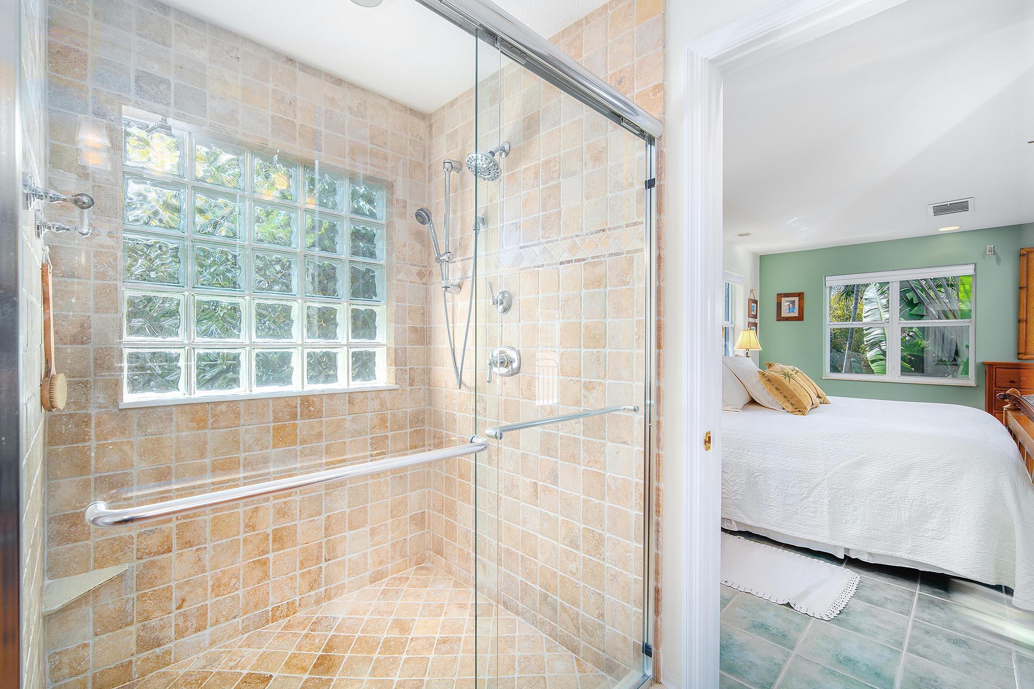 Sugarloaf, Florida 33042, United States, 4 Bedrooms Bedrooms, ,3 BathroomsBathrooms,Residential,Contingent,112618