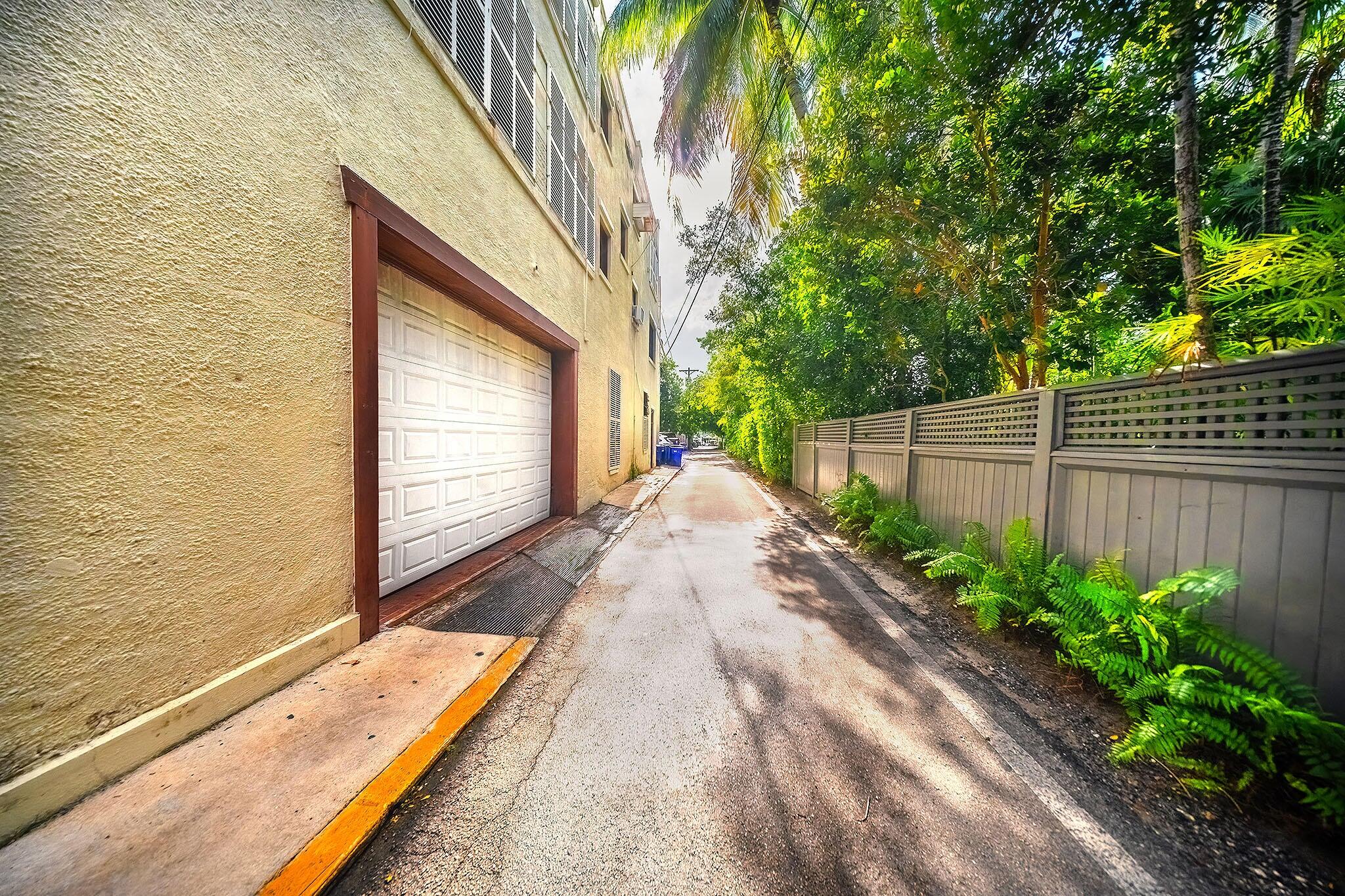 Key West, Florida 33040, United States, 8 Bedrooms Bedrooms, ,9 BathroomsBathrooms,Residential,Active,32914