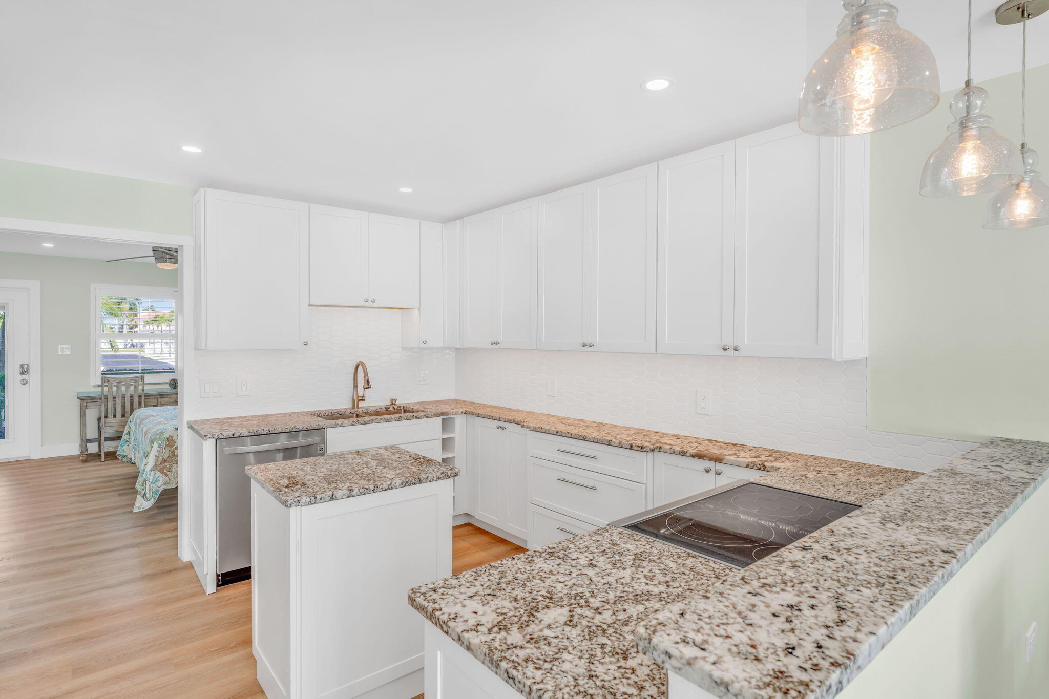 Key Colony, Florida 33051, United States, 1 Bedroom Bedrooms, ,1 BathroomBathrooms,Residential,Pending,81263