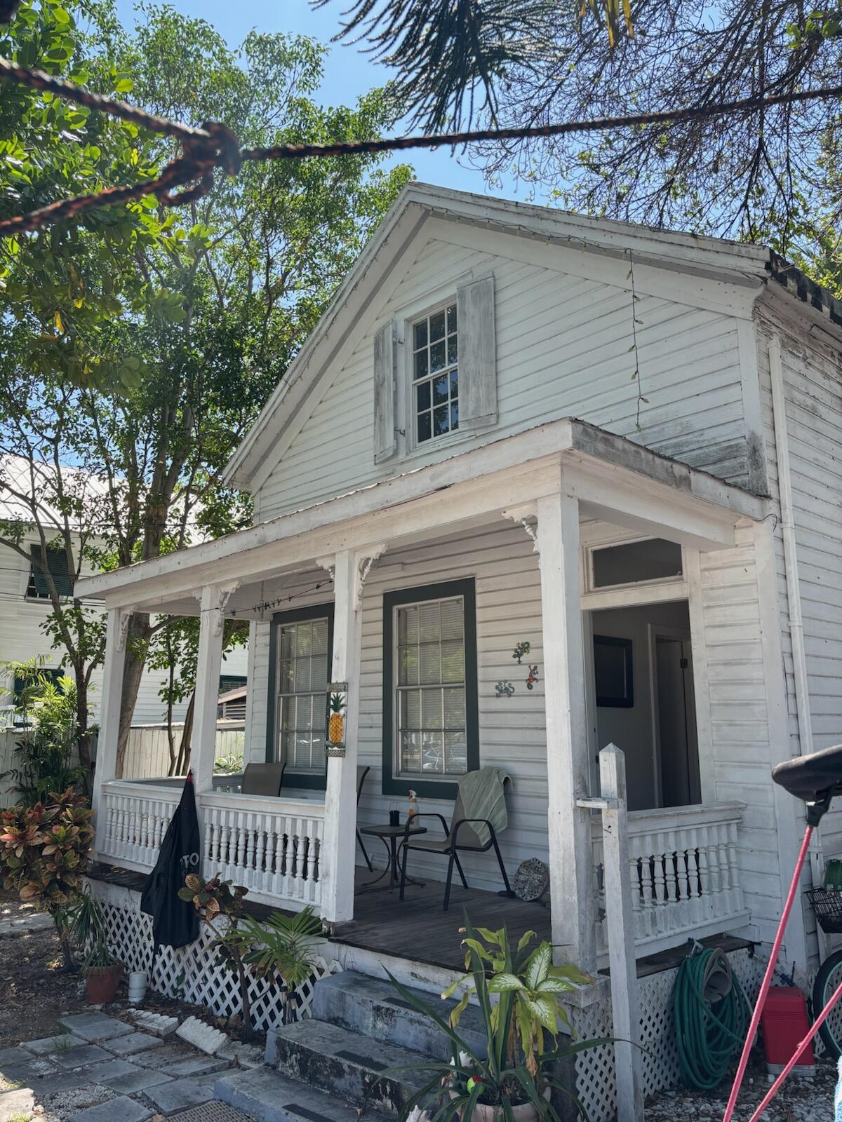 Key West, Florida 33040, United States, 4 Bedrooms Bedrooms, ,2 BathroomsBathrooms,Residential,Contingent,142261