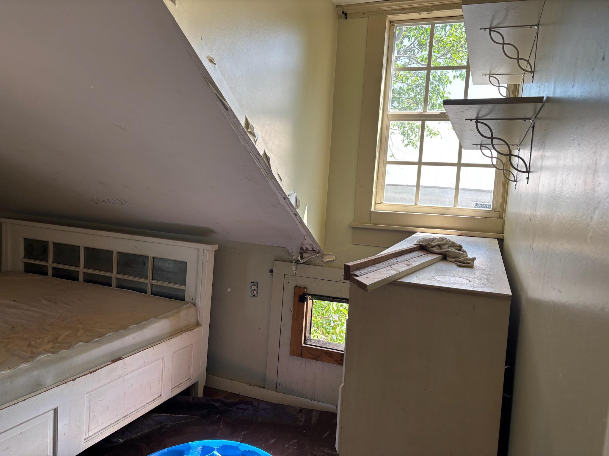 Key West, Florida 33040, United States, 4 Bedrooms Bedrooms, ,2 BathroomsBathrooms,Residential,Contingent,142261