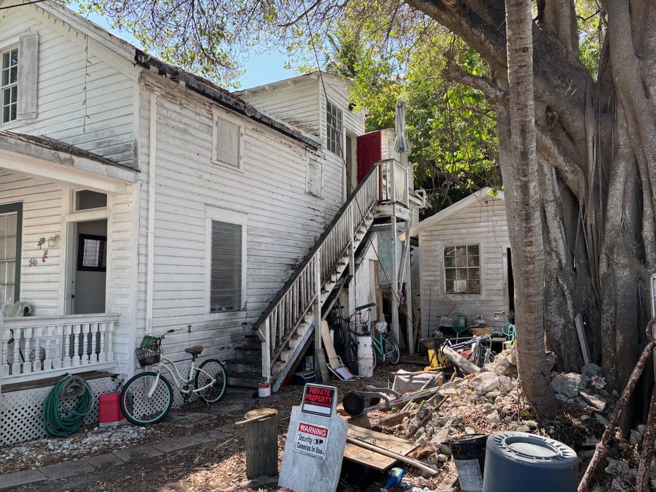 Key West, Florida 33040, United States, 4 Bedrooms Bedrooms, ,2 BathroomsBathrooms,Residential,Contingent,142261