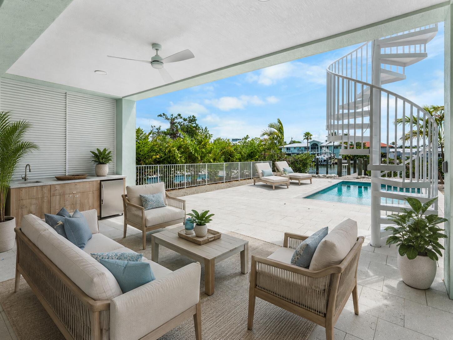 111 Avenue D 2
