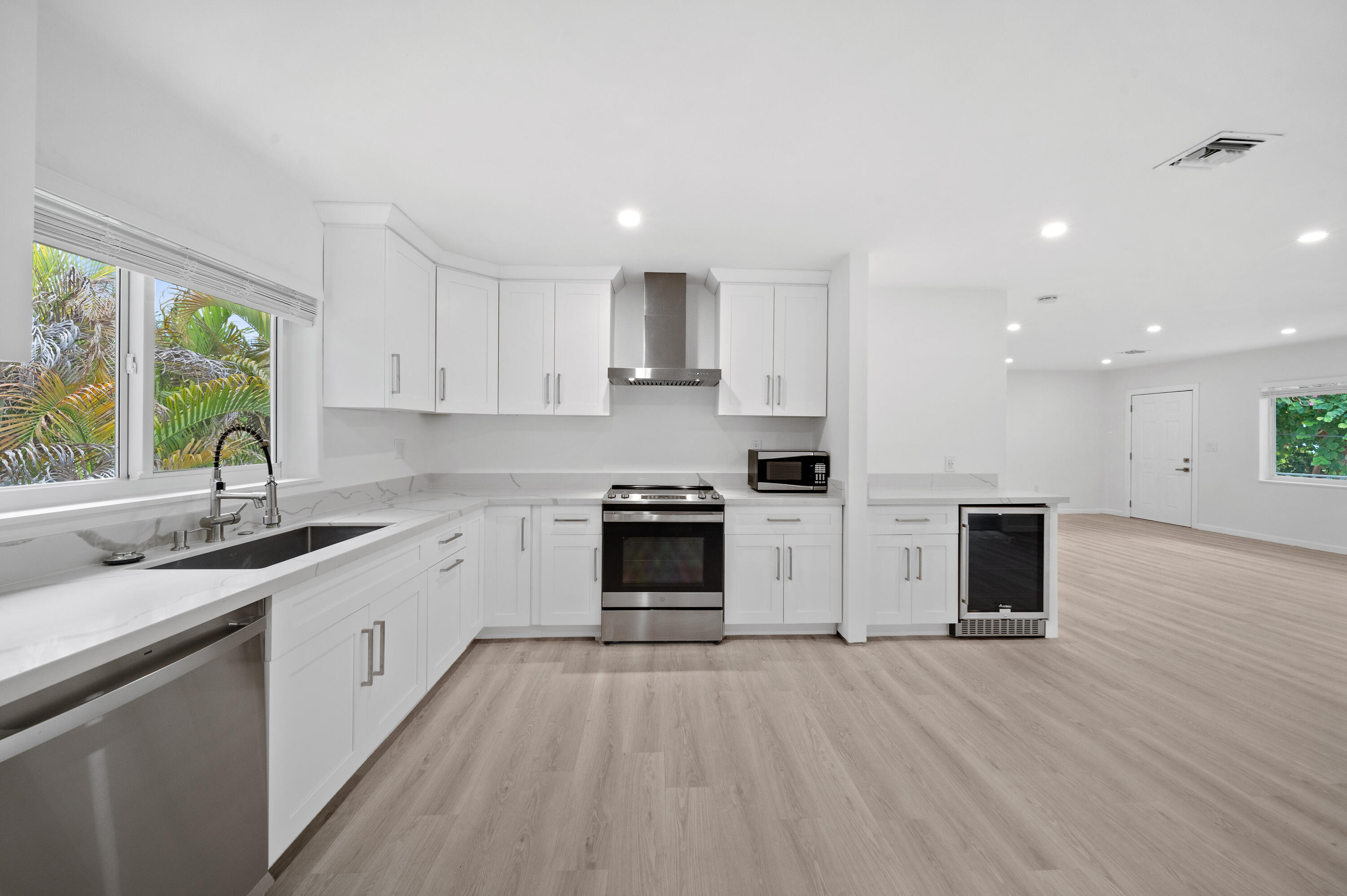 Tavernier, Florida 33070, United States, 5 Bedrooms Bedrooms, ,4 BathroomsBathrooms,Residential,Active,124845