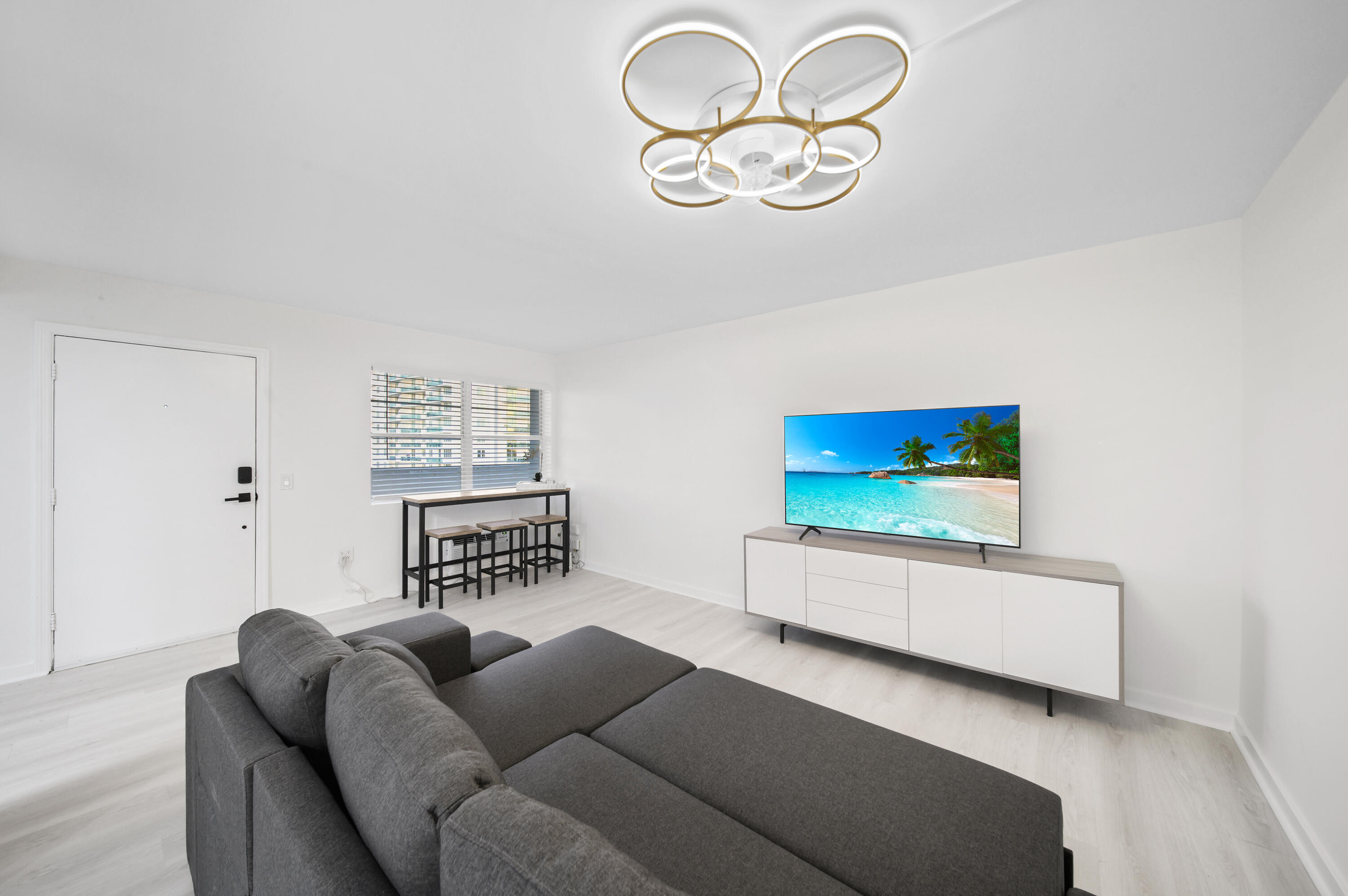 Other, Florida 33140, United States, 1 Bedroom Bedrooms, ,1 BathroomBathrooms,Residential,Active,178591