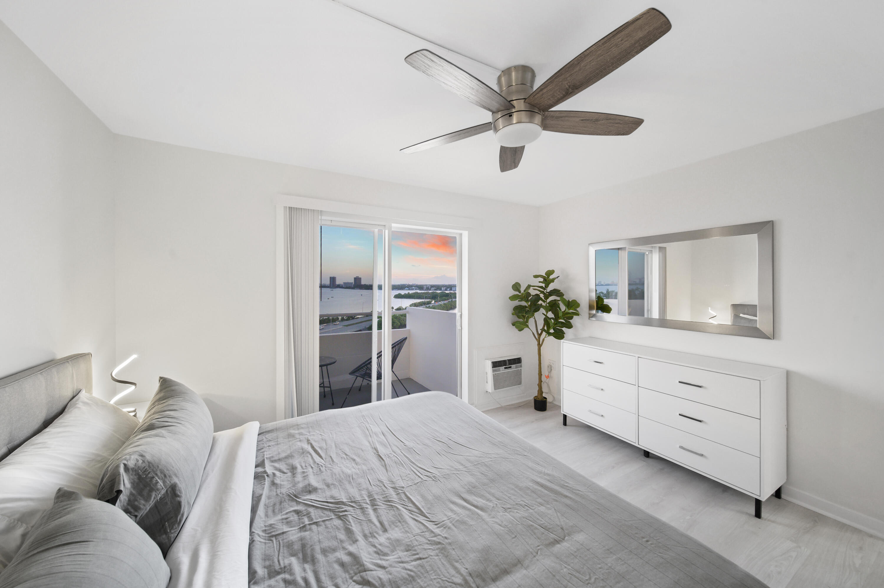 Other, Florida 33140, United States, 1 Bedroom Bedrooms, ,1 BathroomBathrooms,Residential,Active,178591