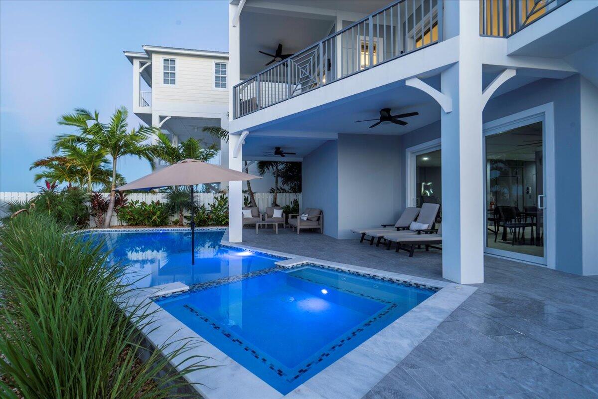 Marathon, Florida, 33050, United States, 5 Bedrooms Bedrooms, ,5 BathroomsBathrooms,Residential,Active,1998589