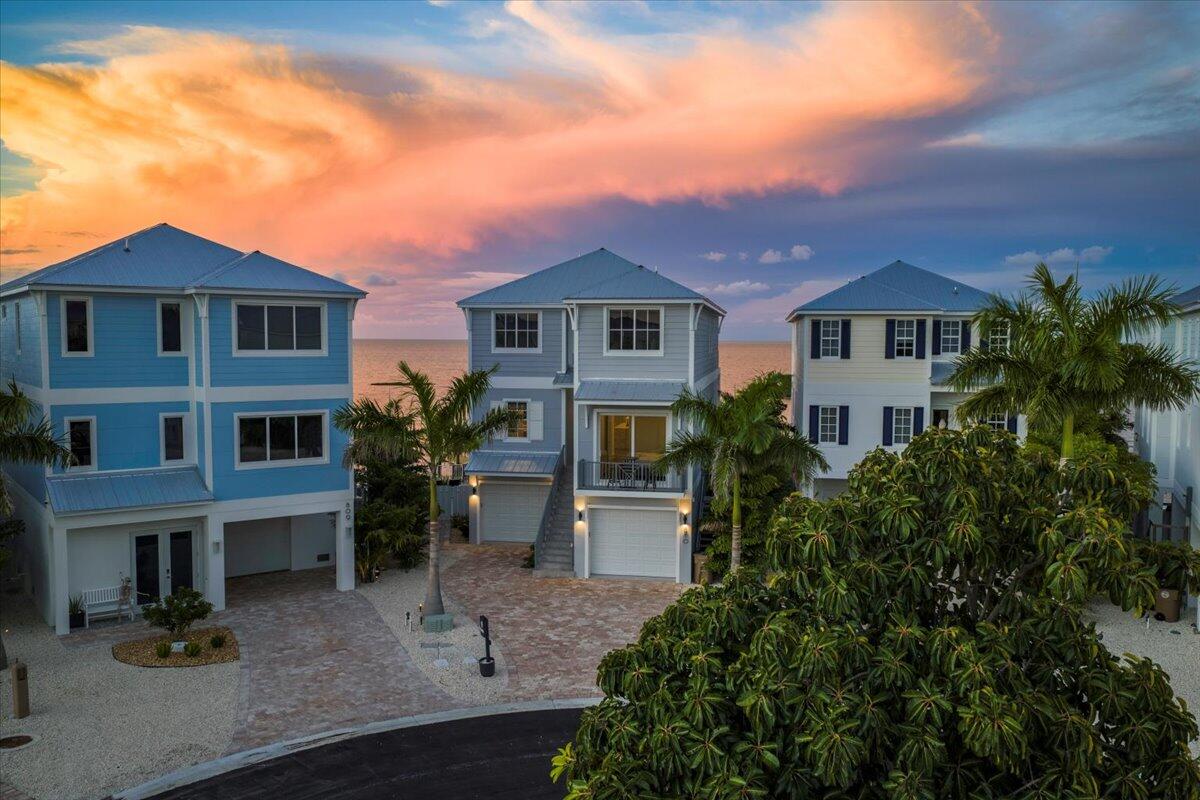 Marathon, Florida, 33050, United States, 5 Bedrooms Bedrooms, ,5 BathroomsBathrooms,Residential,Active,1998589