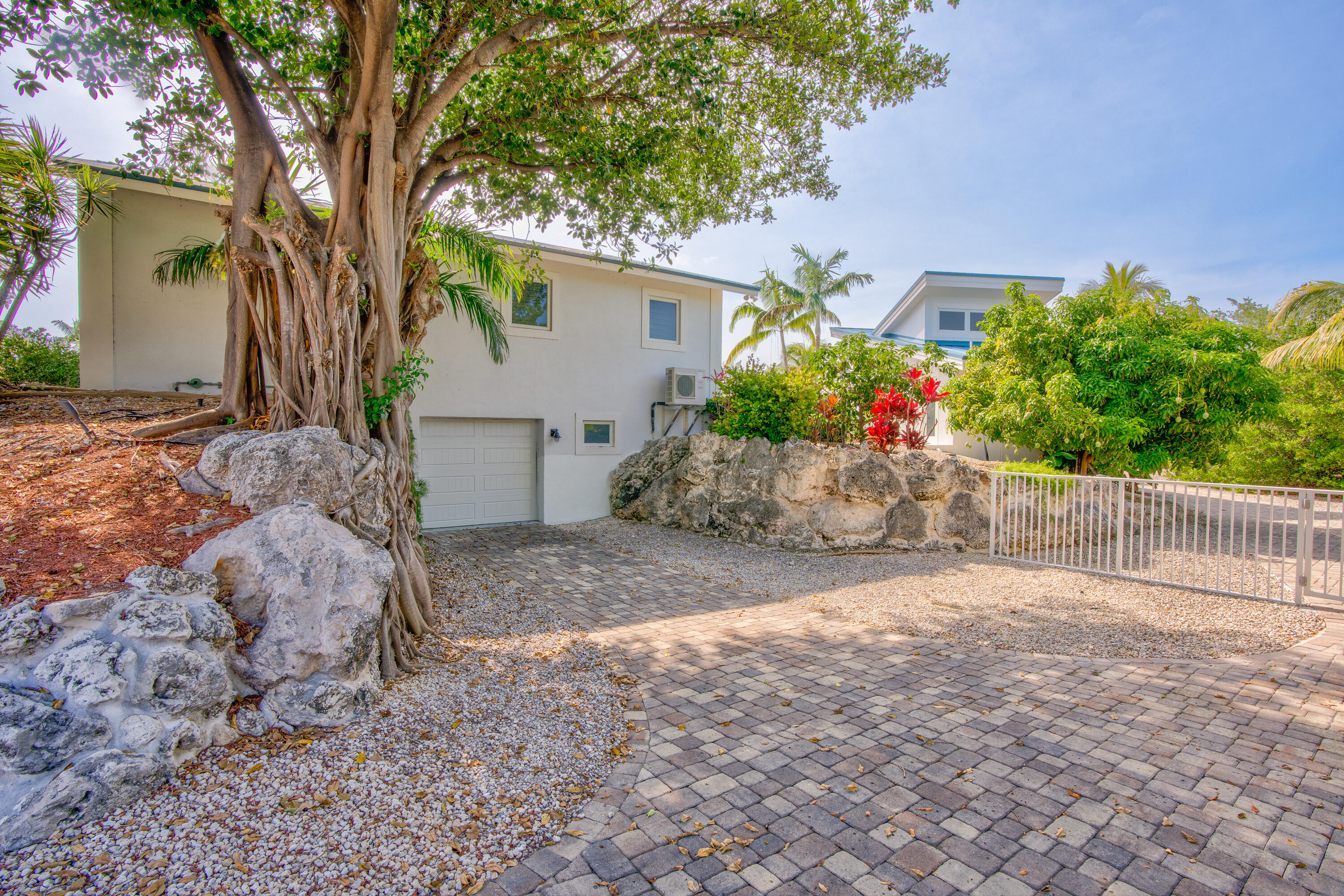 Marathon, Florida 33050, United States, 4 Bedrooms Bedrooms, ,4 BathroomsBathrooms,Residential,Active,41385