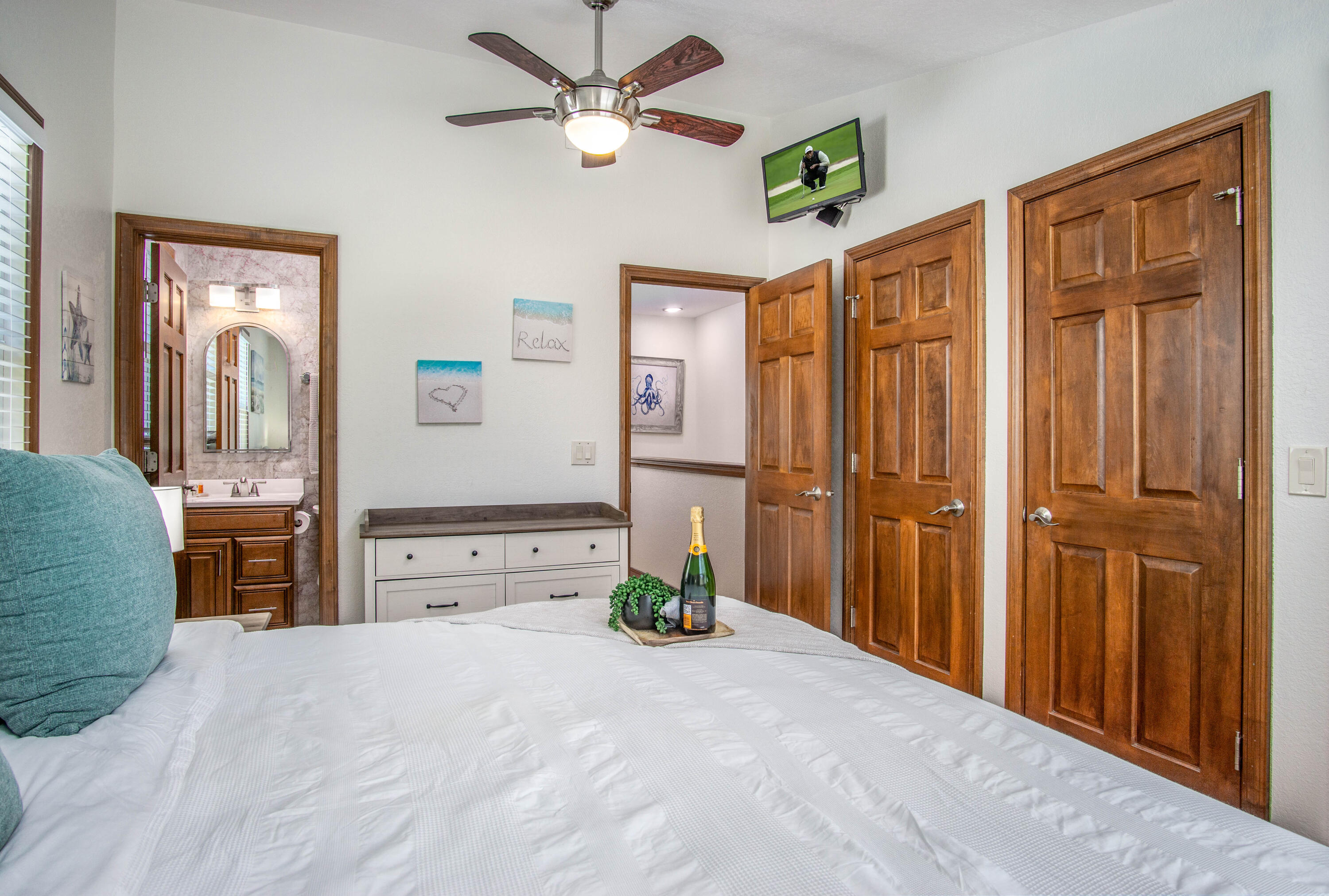 Key West, Florida 33040, United States, 2 Bedrooms Bedrooms, ,3 BathroomsBathrooms,Residential,Pending,37680