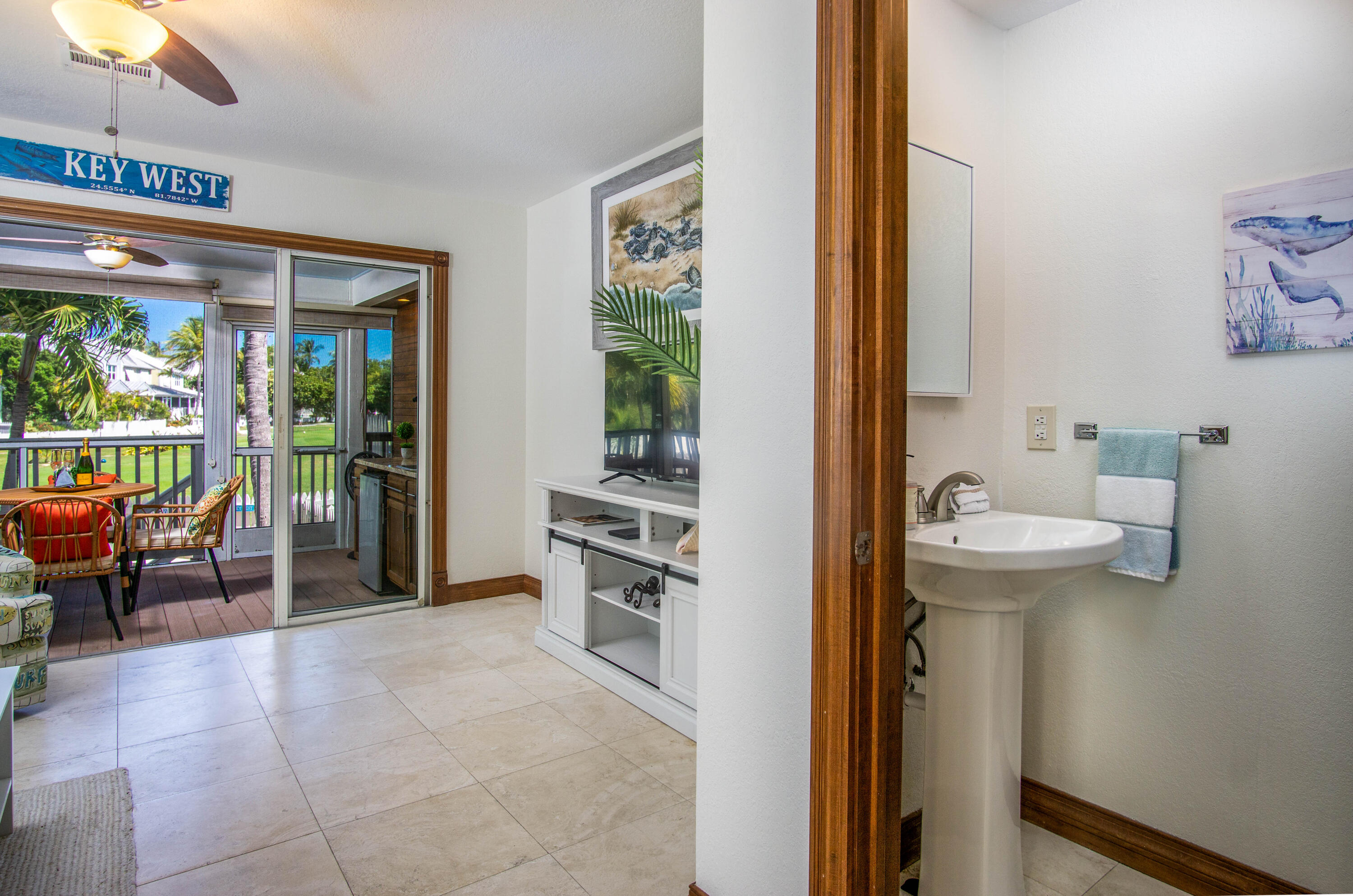 Key West, Florida 33040, United States, 2 Bedrooms Bedrooms, ,3 BathroomsBathrooms,Residential,Pending,37680