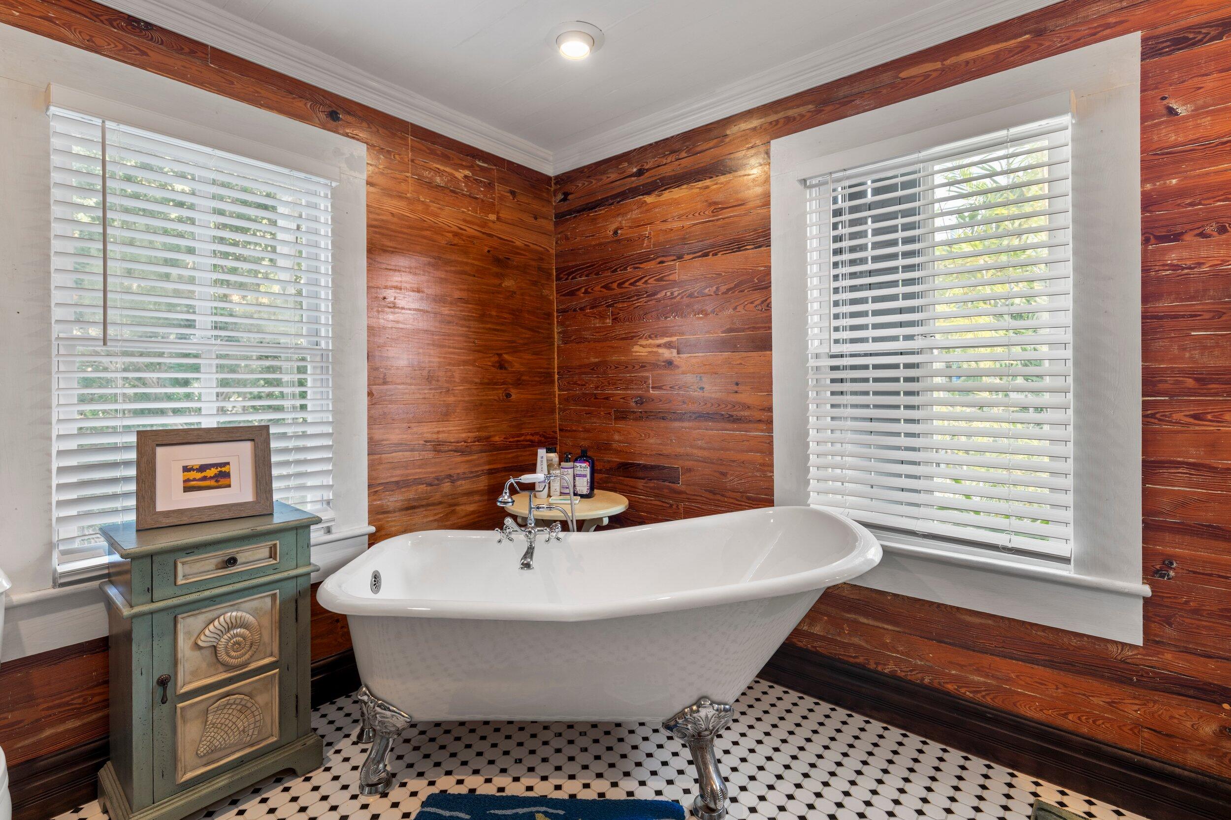 Key West, Florida 33040, United States, 4 Bedrooms Bedrooms, ,2 BathroomsBathrooms,Residential,Active,243261