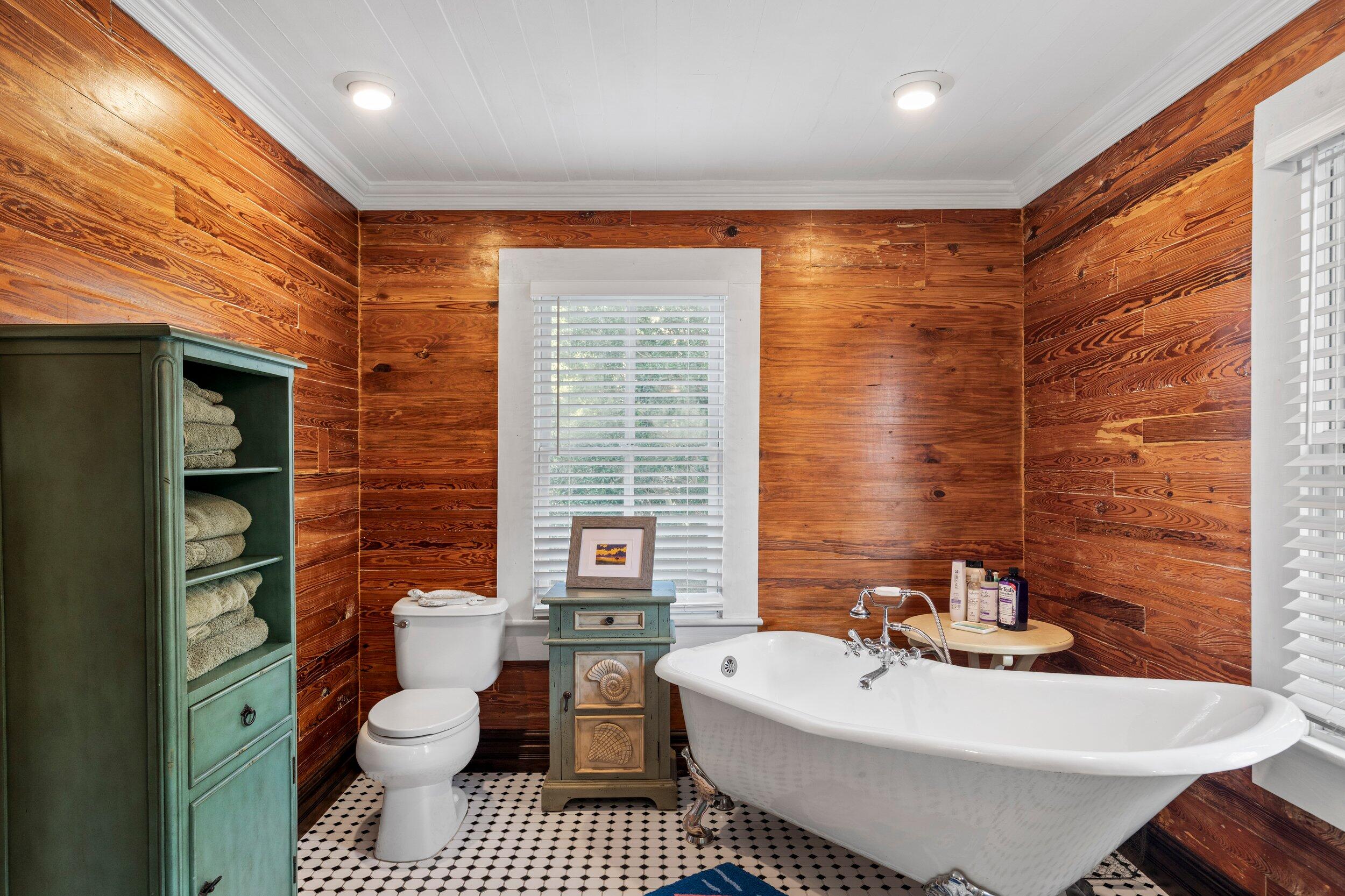 Key West, Florida 33040, United States, 4 Bedrooms Bedrooms, ,2 BathroomsBathrooms,Residential,Active,243261