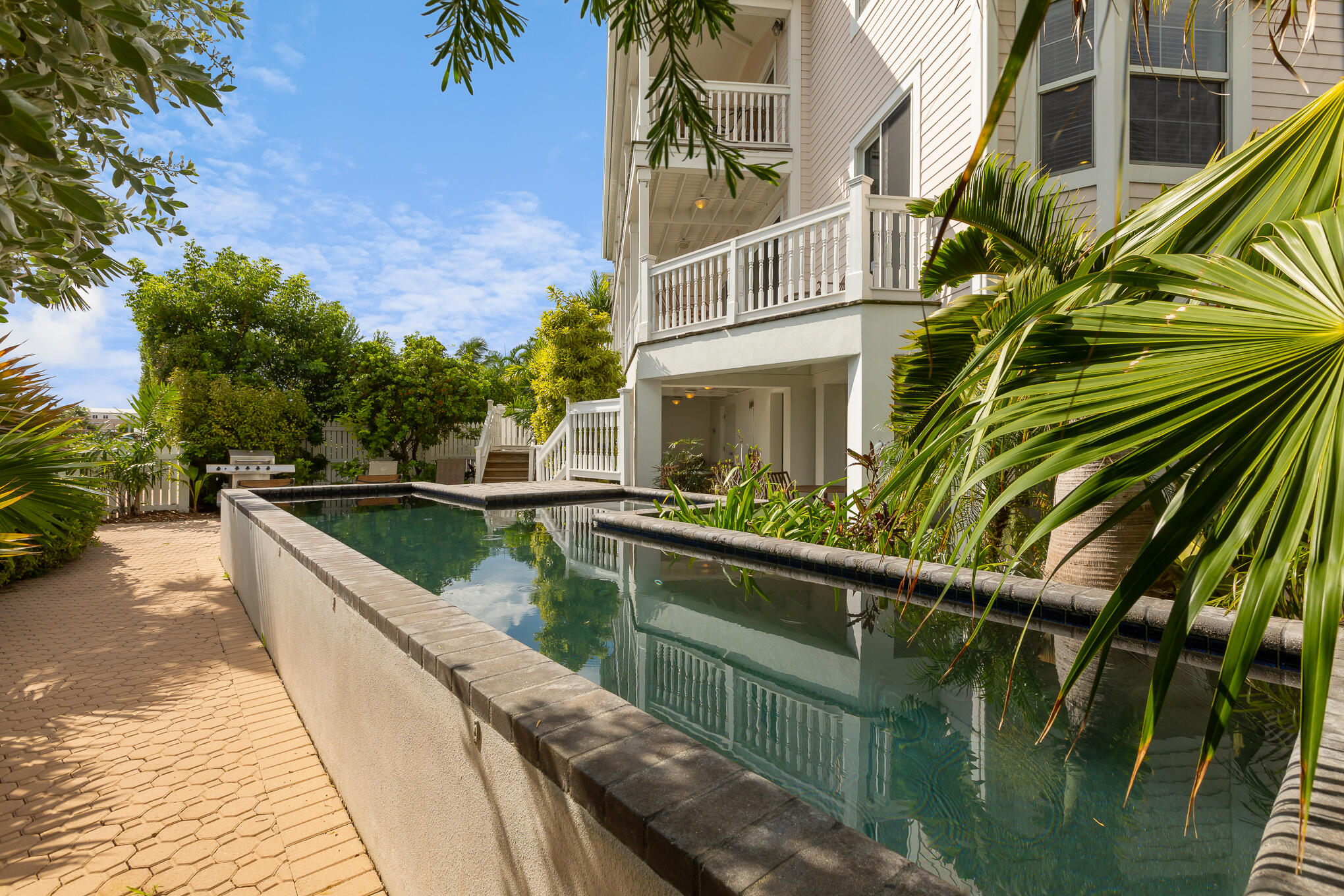 Key West, Florida 33040, United States, 5 Bedrooms Bedrooms, ,4 BathroomsBathrooms,Residential,Contingent,37812