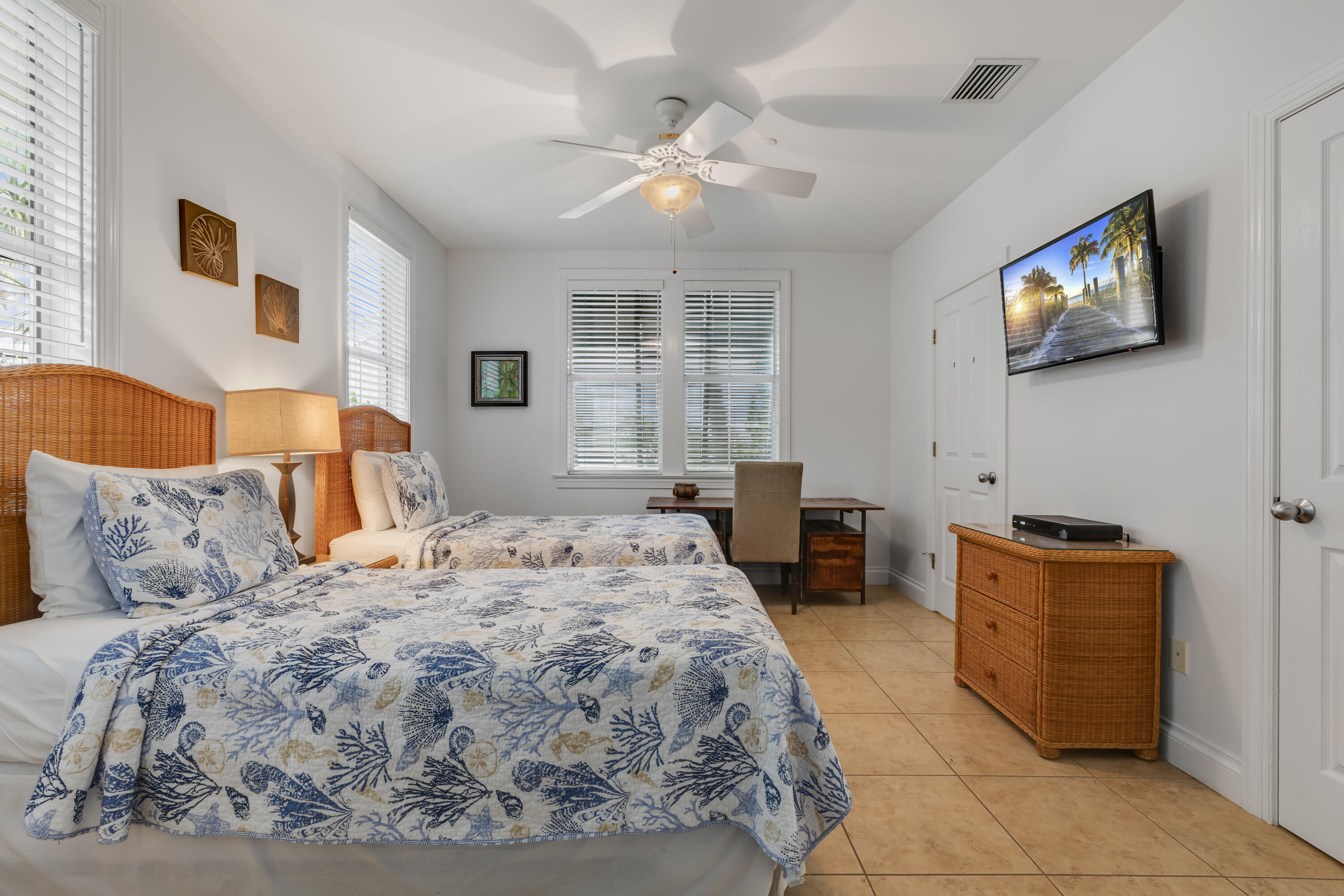 Key West, Florida 33040, United States, 5 Bedrooms Bedrooms, ,4 BathroomsBathrooms,Residential,Contingent,37812