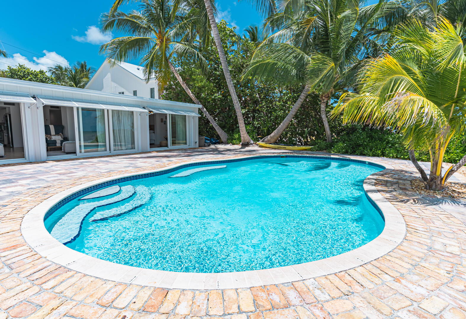 Islamorada, Florida 33036, United States, 4 Bedrooms Bedrooms, ,4 BathroomsBathrooms,Residential,Active,13002