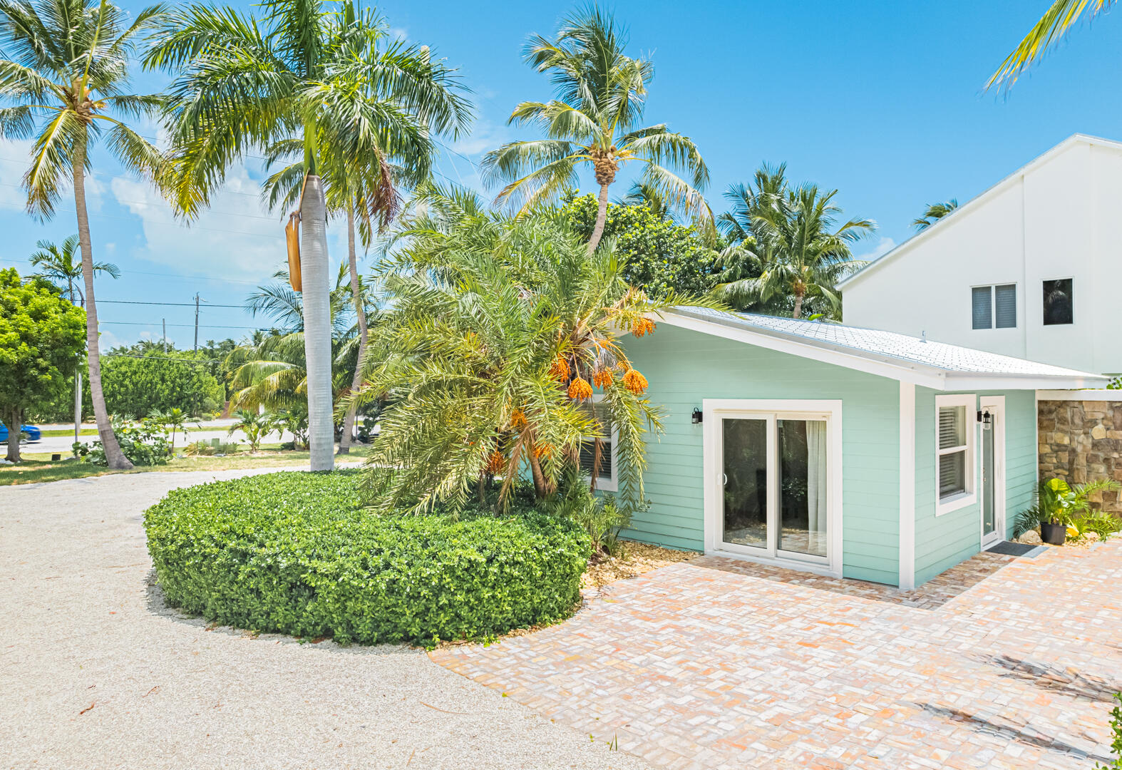 Islamorada, Florida 33036, United States, 4 Bedrooms Bedrooms, ,4 BathroomsBathrooms,Residential,Active,13002