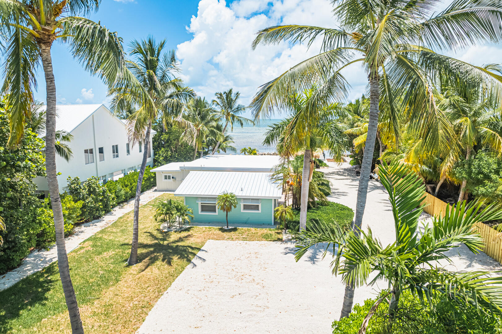 Islamorada, Florida 33036, United States, 4 Bedrooms Bedrooms, ,4 BathroomsBathrooms,Residential,Active,13002