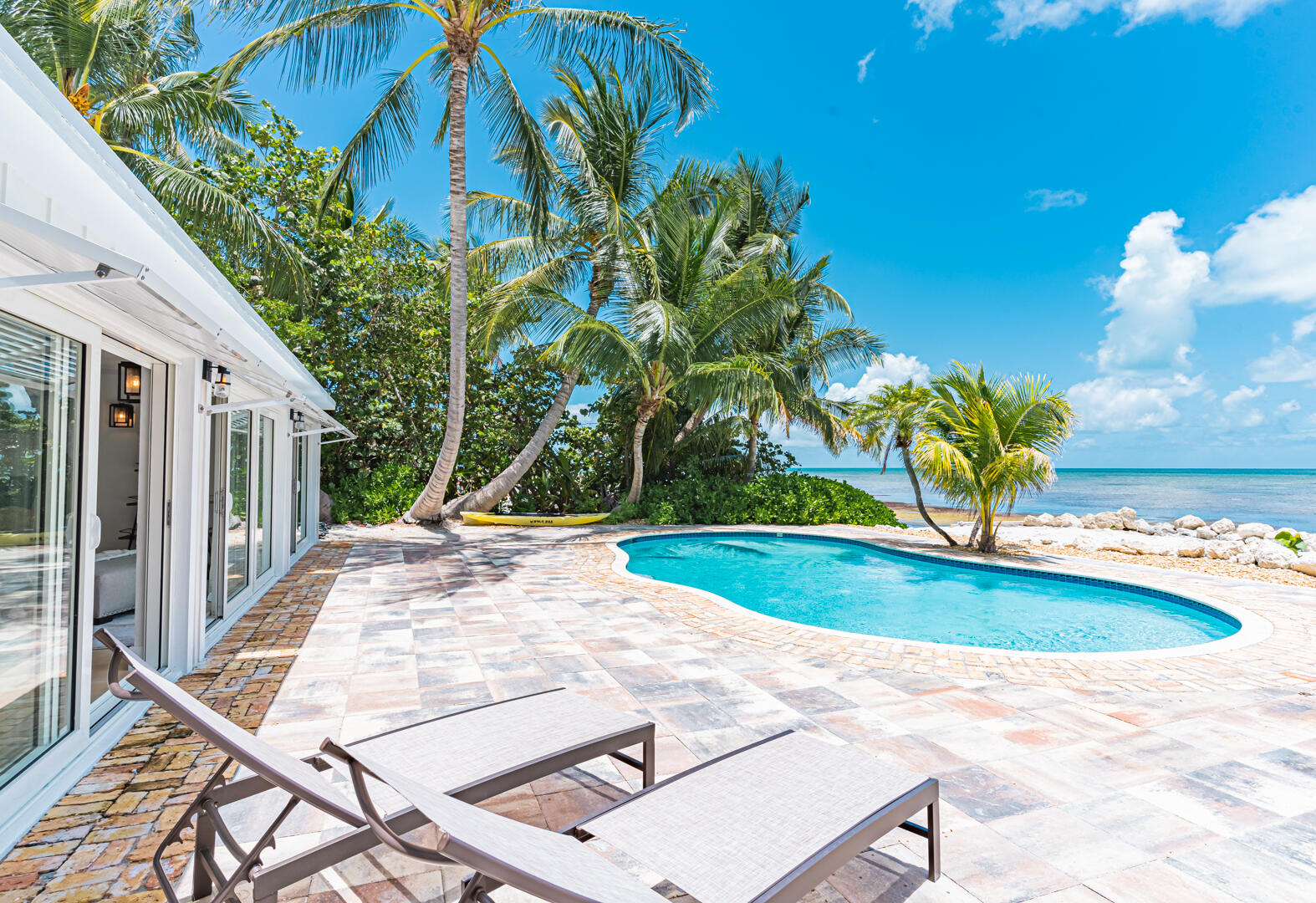 Islamorada, Florida 33036, United States, 4 Bedrooms Bedrooms, ,4 BathroomsBathrooms,Residential,Active,13002