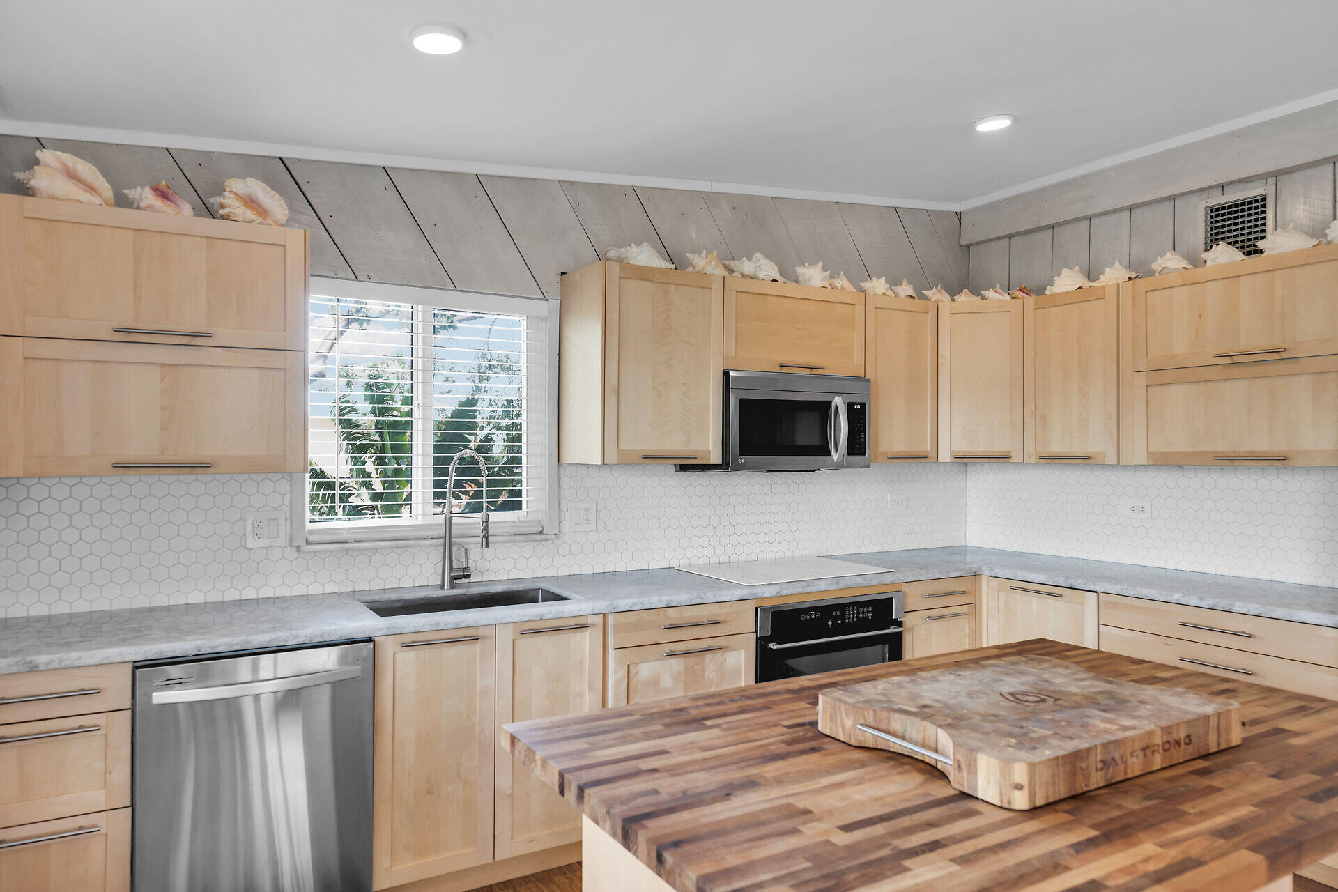 Tavernier, Florida 33070, United States, 2 Bedrooms Bedrooms, ,2 BathroomsBathrooms,Residential,Active,108414