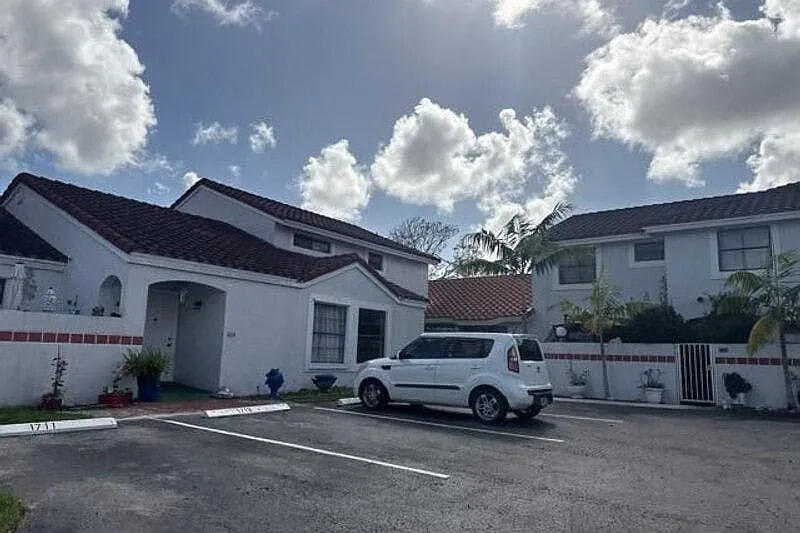 1711 San Remo Circle