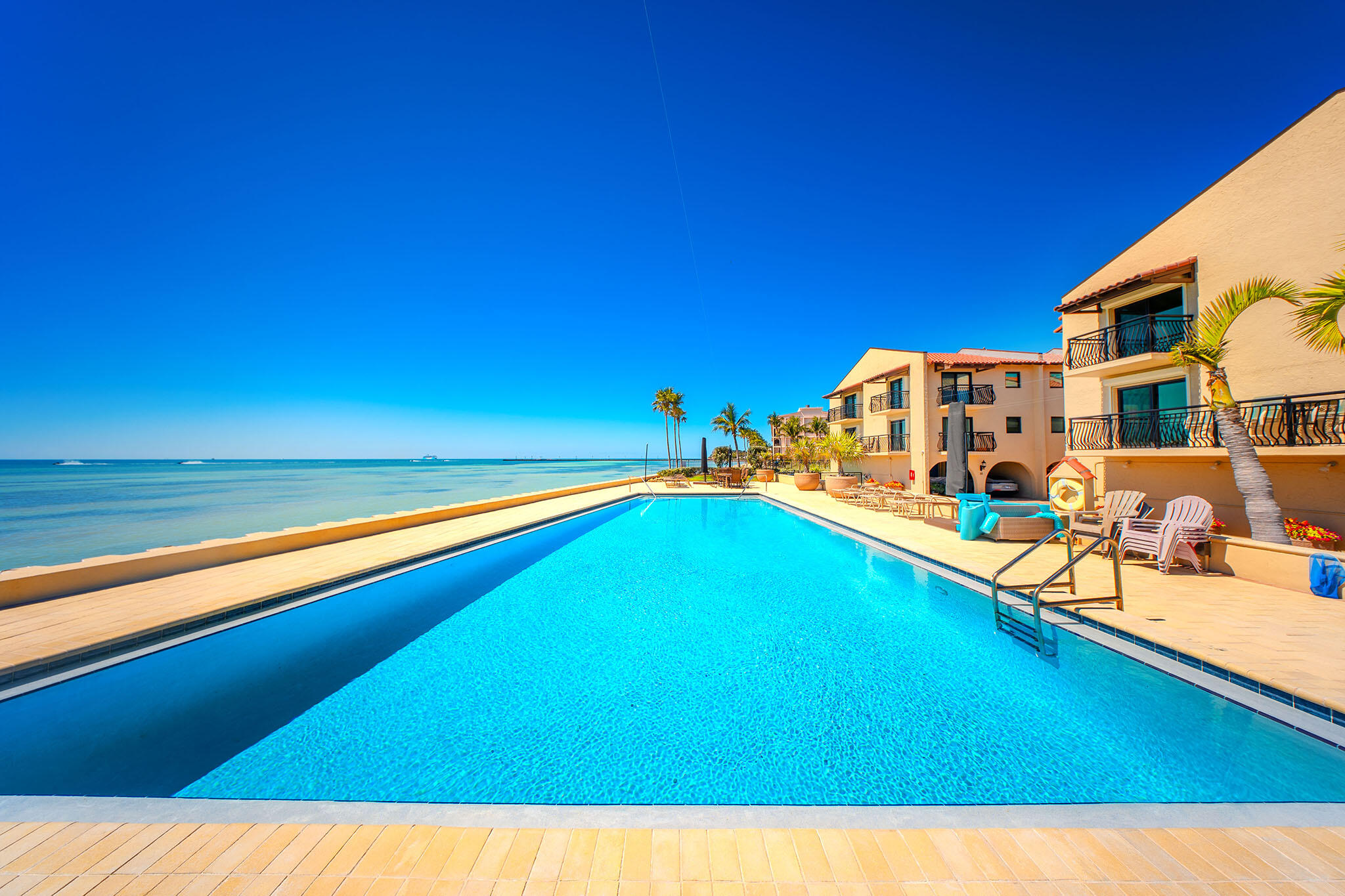 Key West, Florida 33040, United States, 2 Bedrooms Bedrooms, ,3 BathroomsBathrooms,Residential,Active,89572