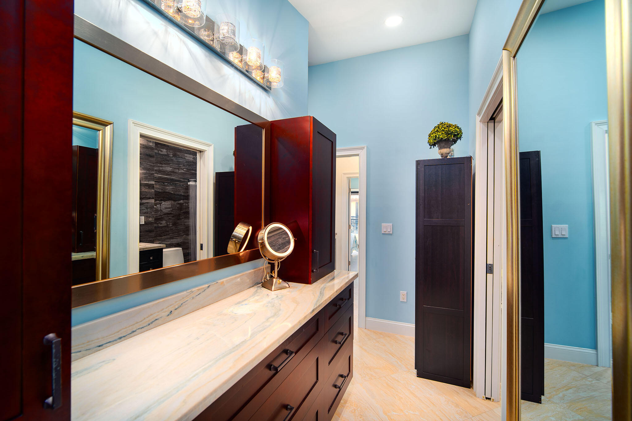 Key West, Florida 33040, United States, 2 Bedrooms Bedrooms, ,3 BathroomsBathrooms,Residential,Active,89572