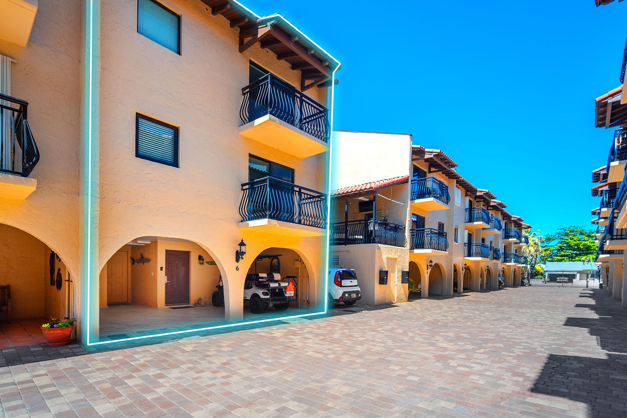 Key West, Florida 33040, United States, 2 Bedrooms Bedrooms, ,3 BathroomsBathrooms,Residential,Active,89572