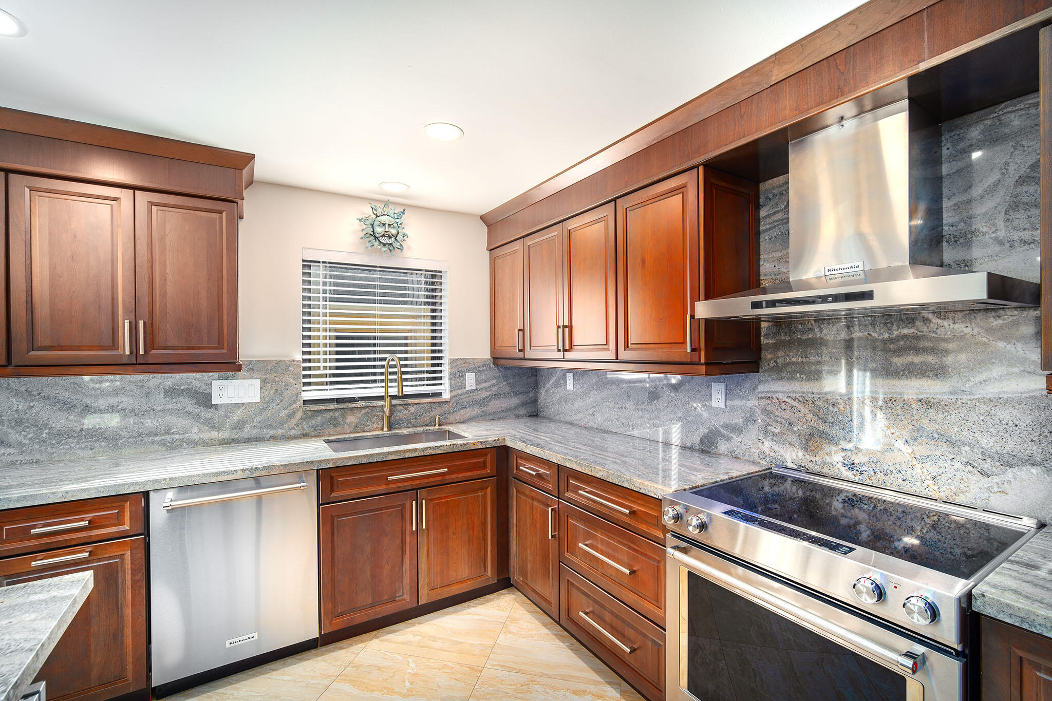 Key West, Florida 33040, United States, 2 Bedrooms Bedrooms, ,3 BathroomsBathrooms,Residential,Active,89572