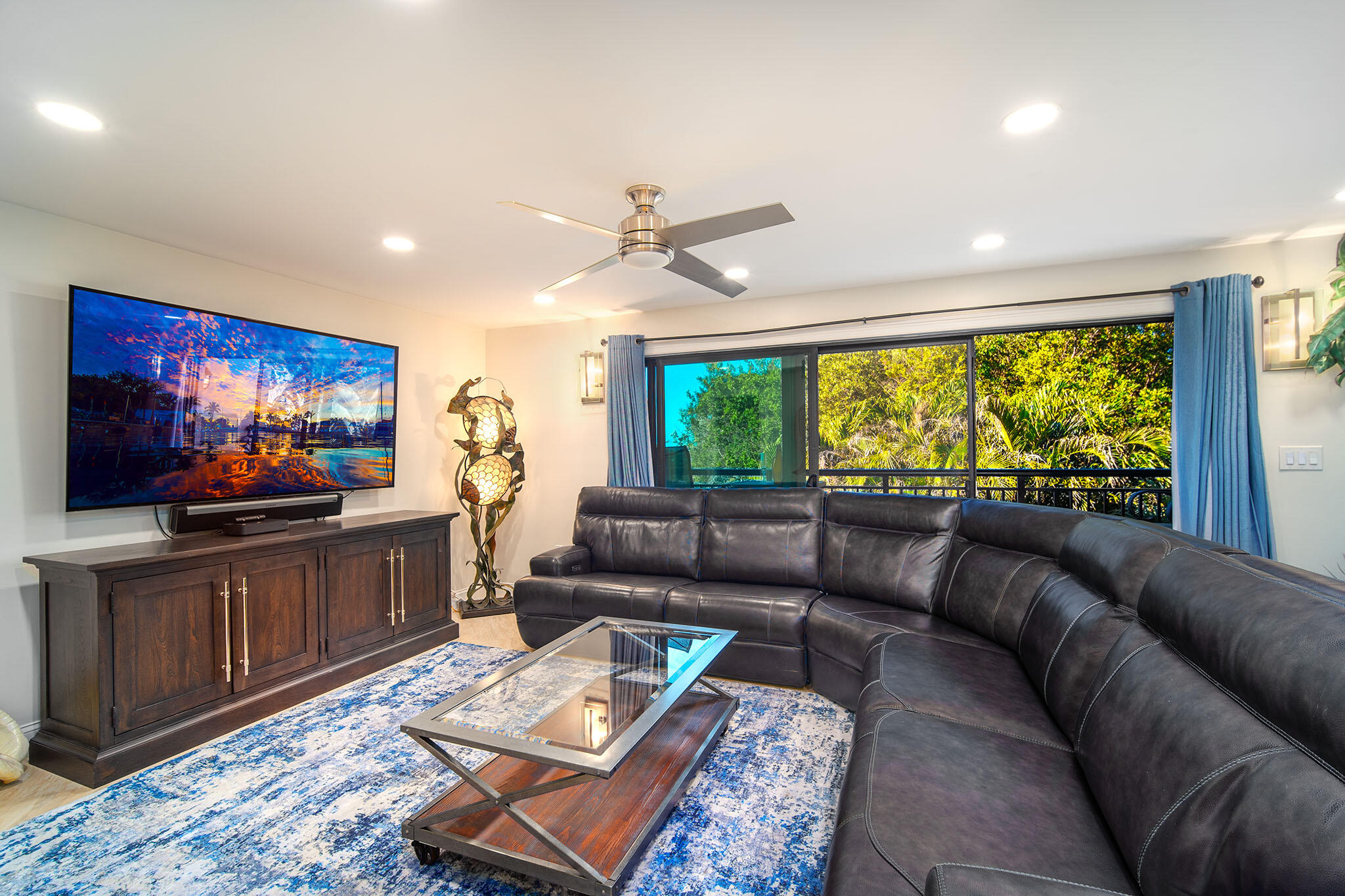 Key West, Florida 33040, United States, 2 Bedrooms Bedrooms, ,3 BathroomsBathrooms,Residential,Active,89572