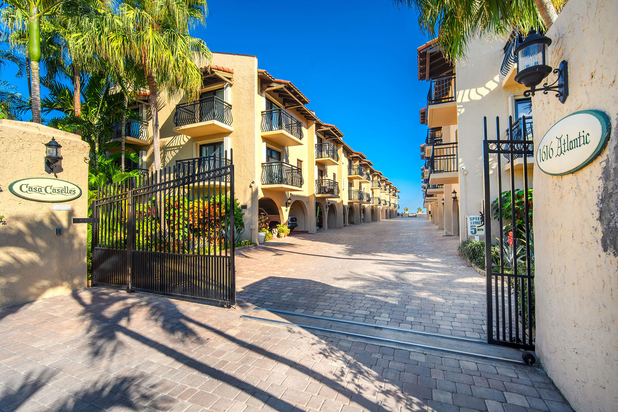 Key West, Florida 33040, United States, 2 Bedrooms Bedrooms, ,3 BathroomsBathrooms,Residential,Active,89572