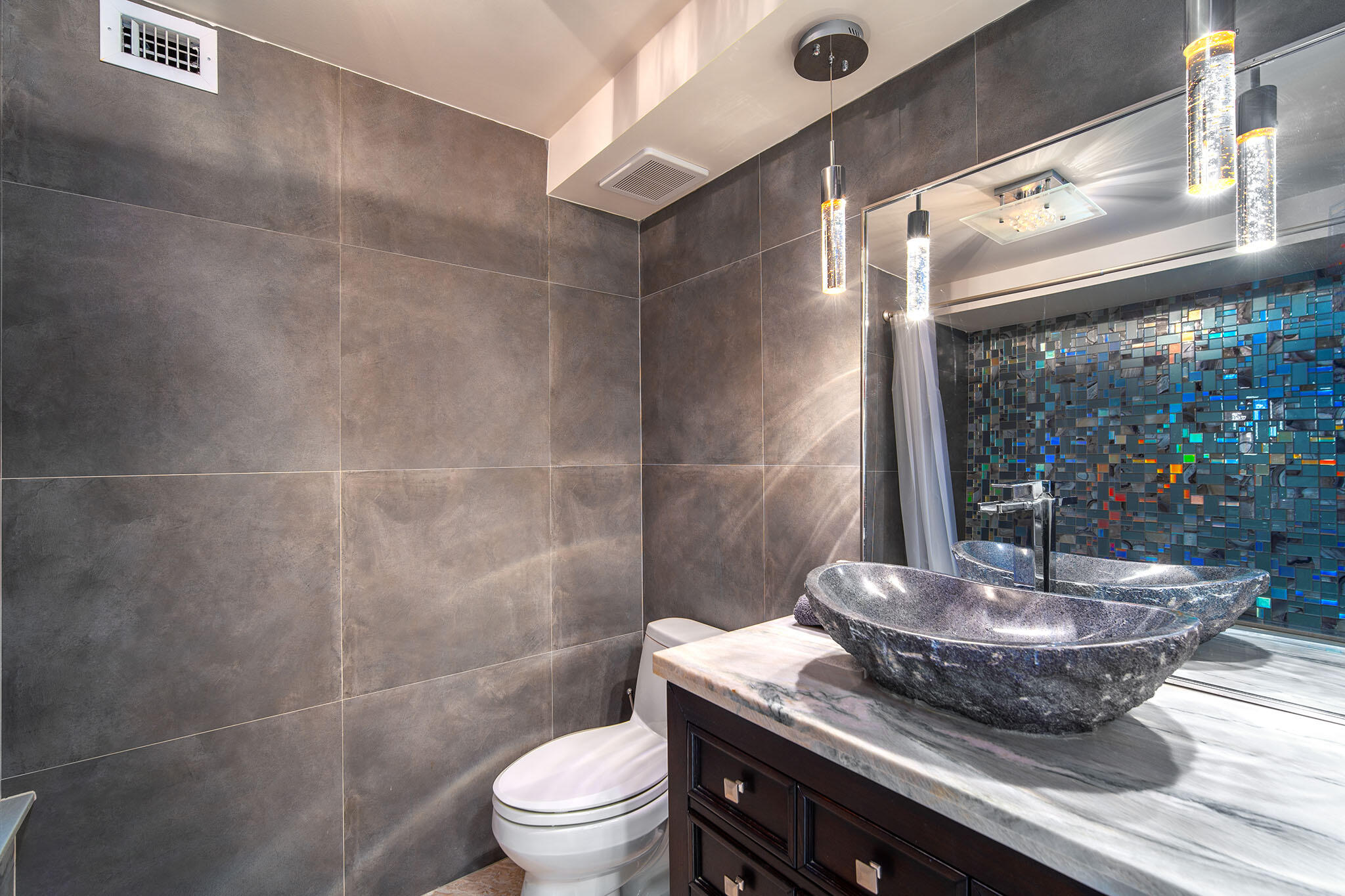 Key West, Florida 33040, United States, 2 Bedrooms Bedrooms, ,3 BathroomsBathrooms,Residential,Active,89572