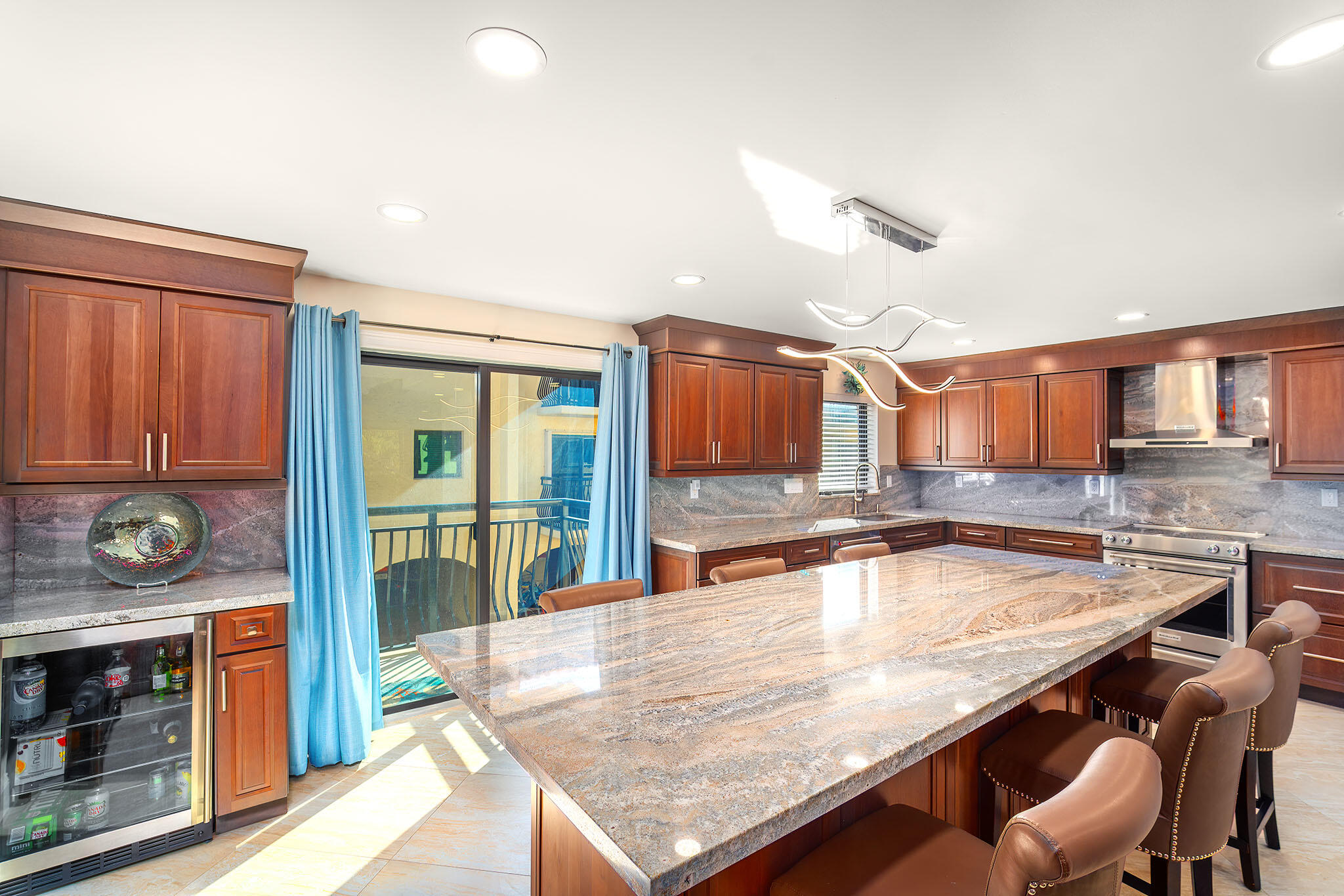 Key West, Florida 33040, United States, 2 Bedrooms Bedrooms, ,3 BathroomsBathrooms,Residential,Active,89572