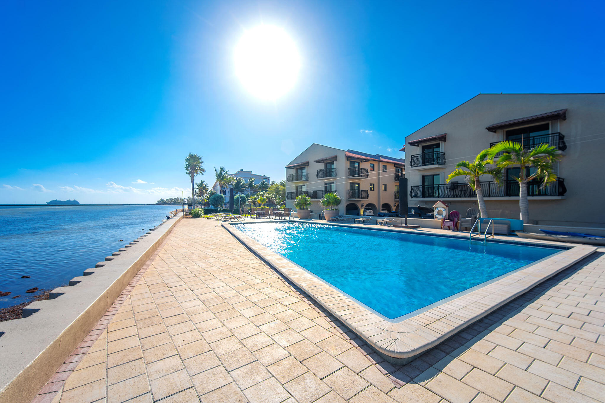 Key West, Florida 33040, United States, 2 Bedrooms Bedrooms, ,3 BathroomsBathrooms,Residential,Active,89572