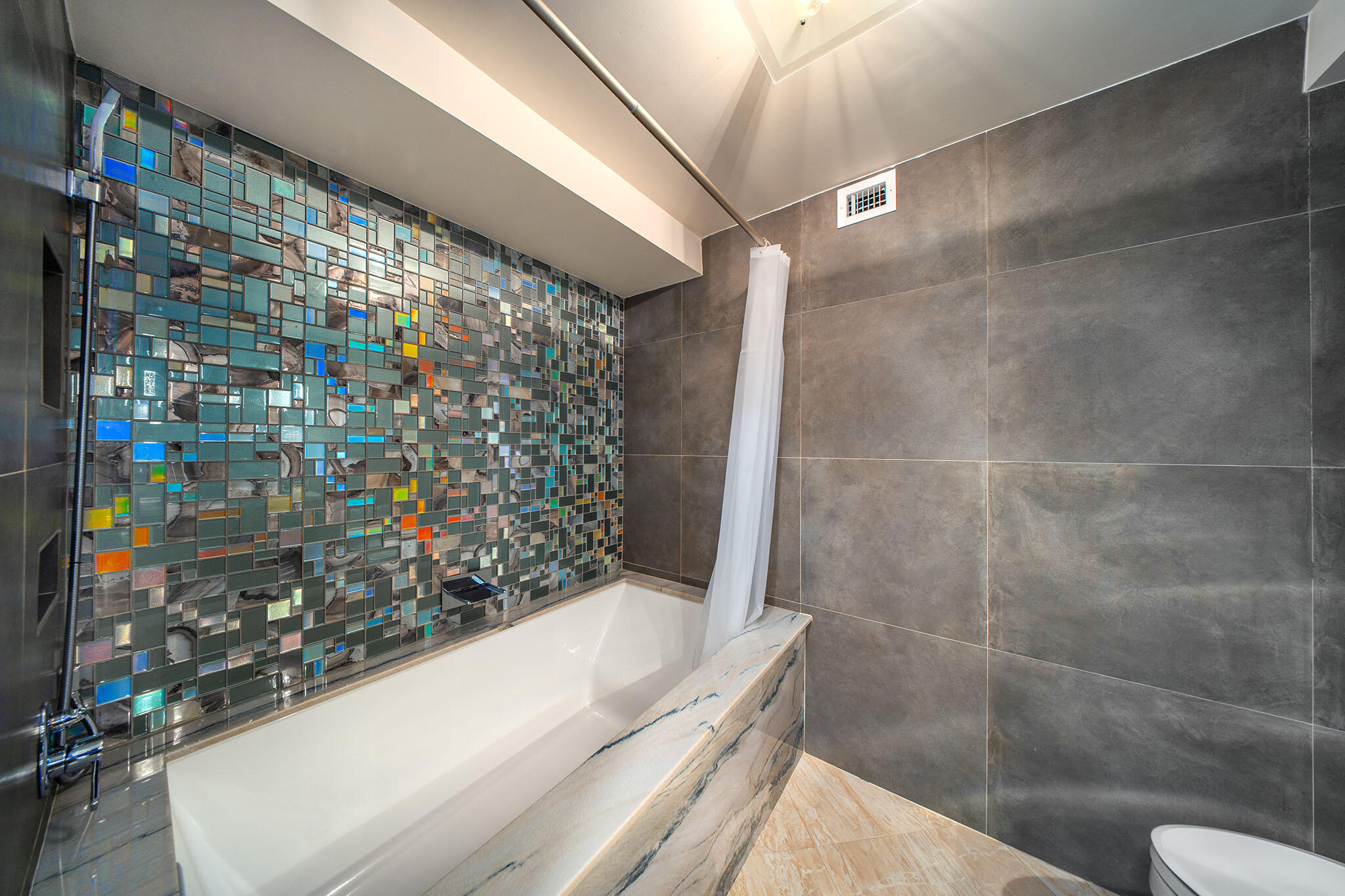 Key West, Florida 33040, United States, 2 Bedrooms Bedrooms, ,3 BathroomsBathrooms,Residential,Active,89572