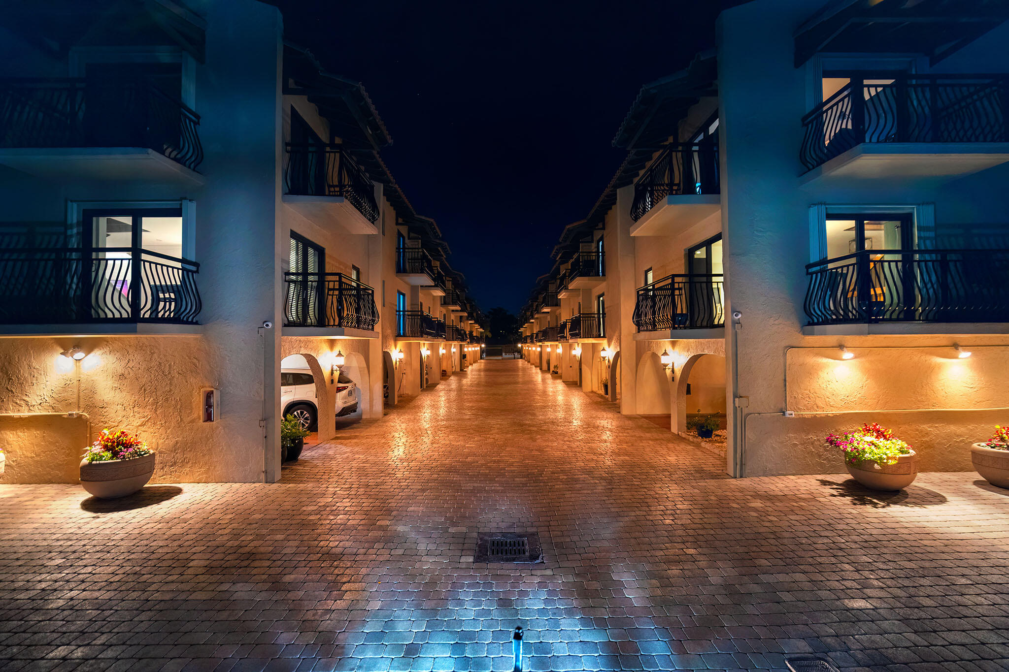 Key West, Florida 33040, United States, 2 Bedrooms Bedrooms, ,3 BathroomsBathrooms,Residential,Active,89572