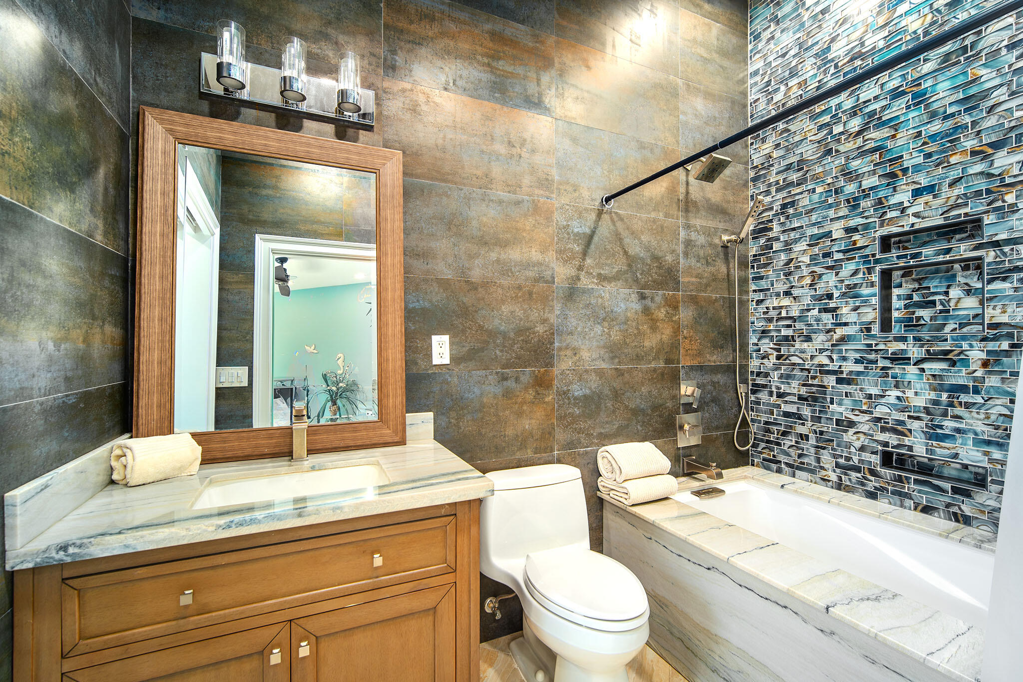 Key West, Florida 33040, United States, 2 Bedrooms Bedrooms, ,3 BathroomsBathrooms,Residential,Active,89572